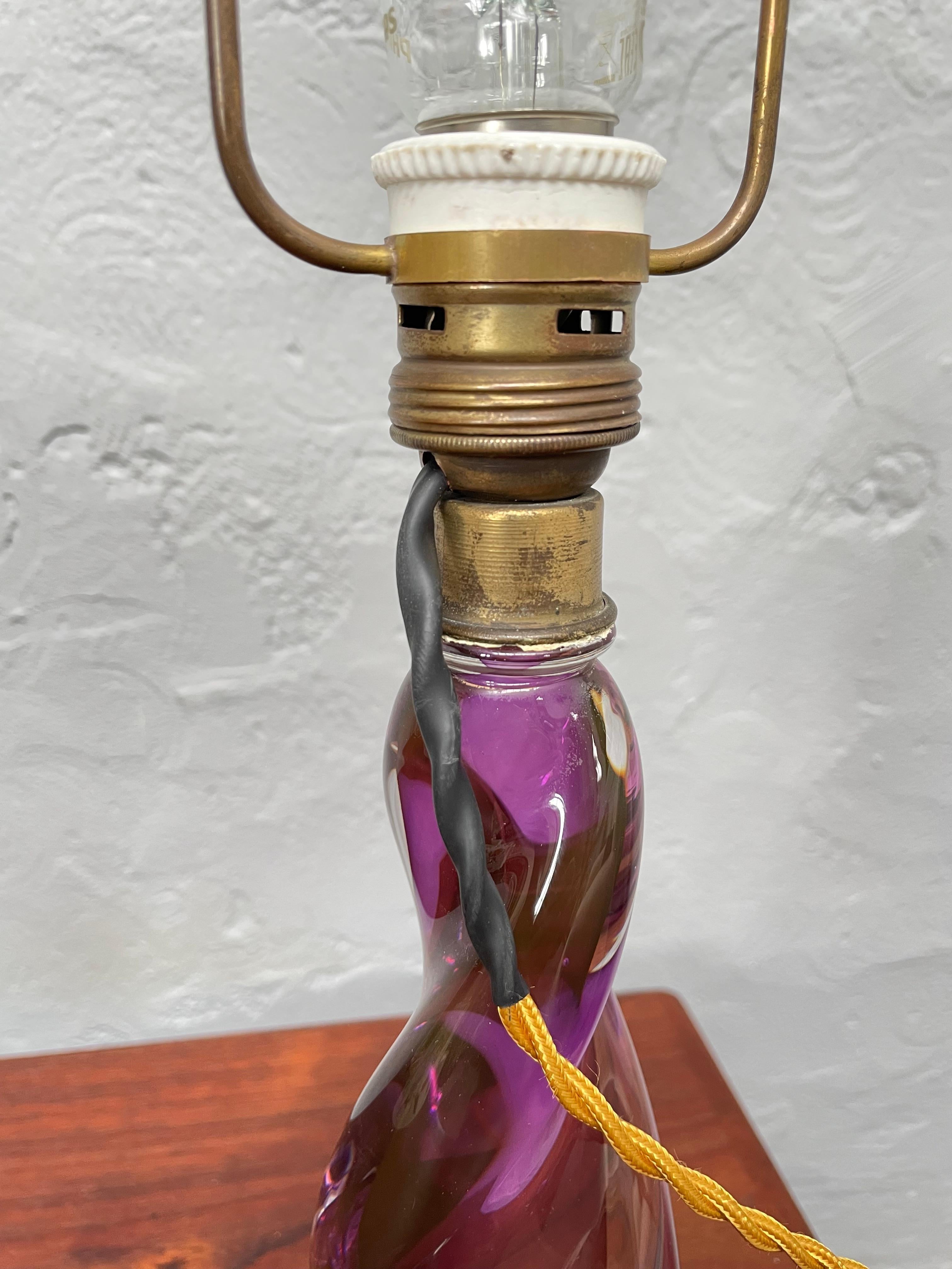 Ein Vintage-Tischlampe aus Glas von Val Saint Lambert aus Belgien (Art déco) im Angebot
