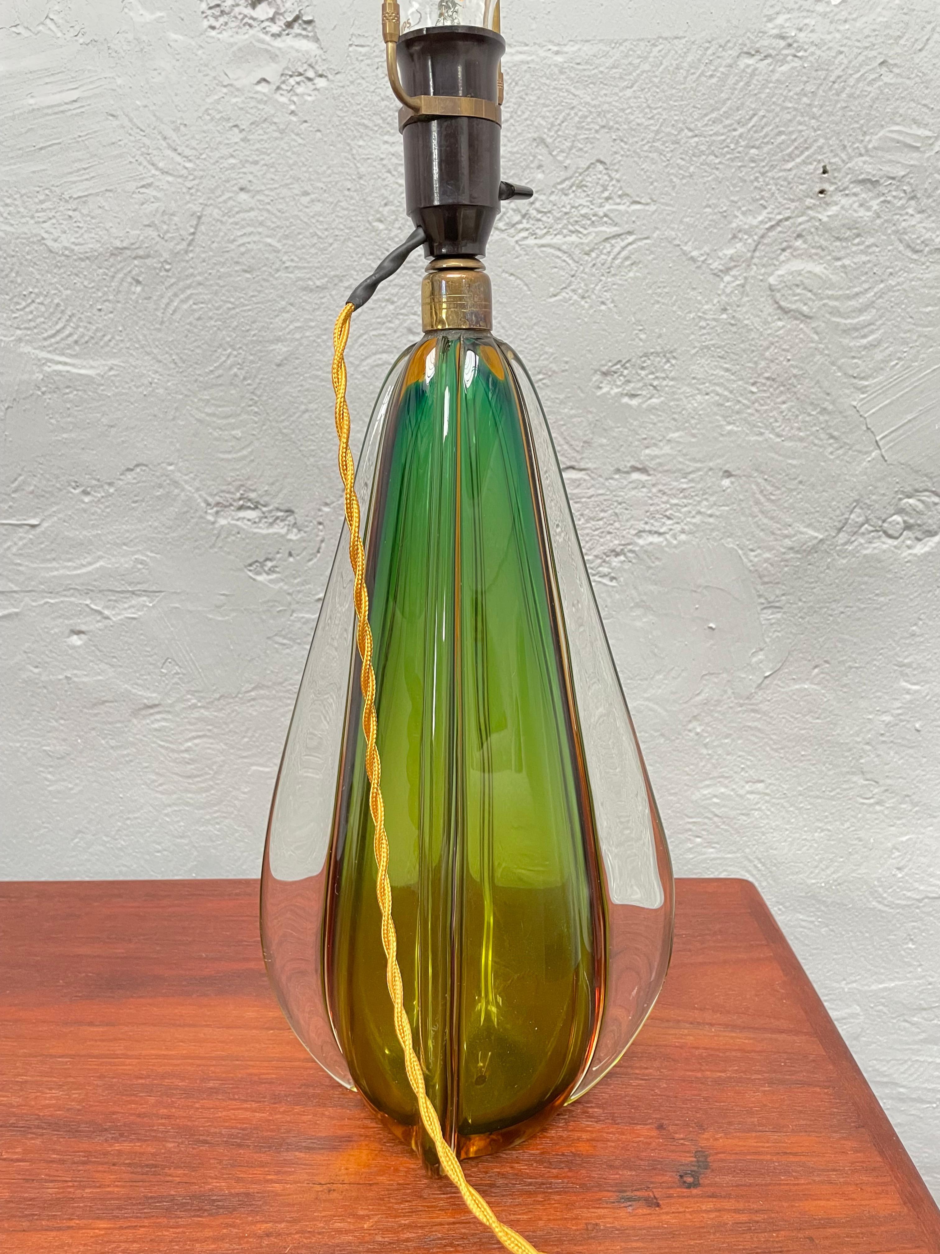 Metà XX secolo Lampada da tavolo in vetro vintage di Val Saint Lambert, Belgio in vendita