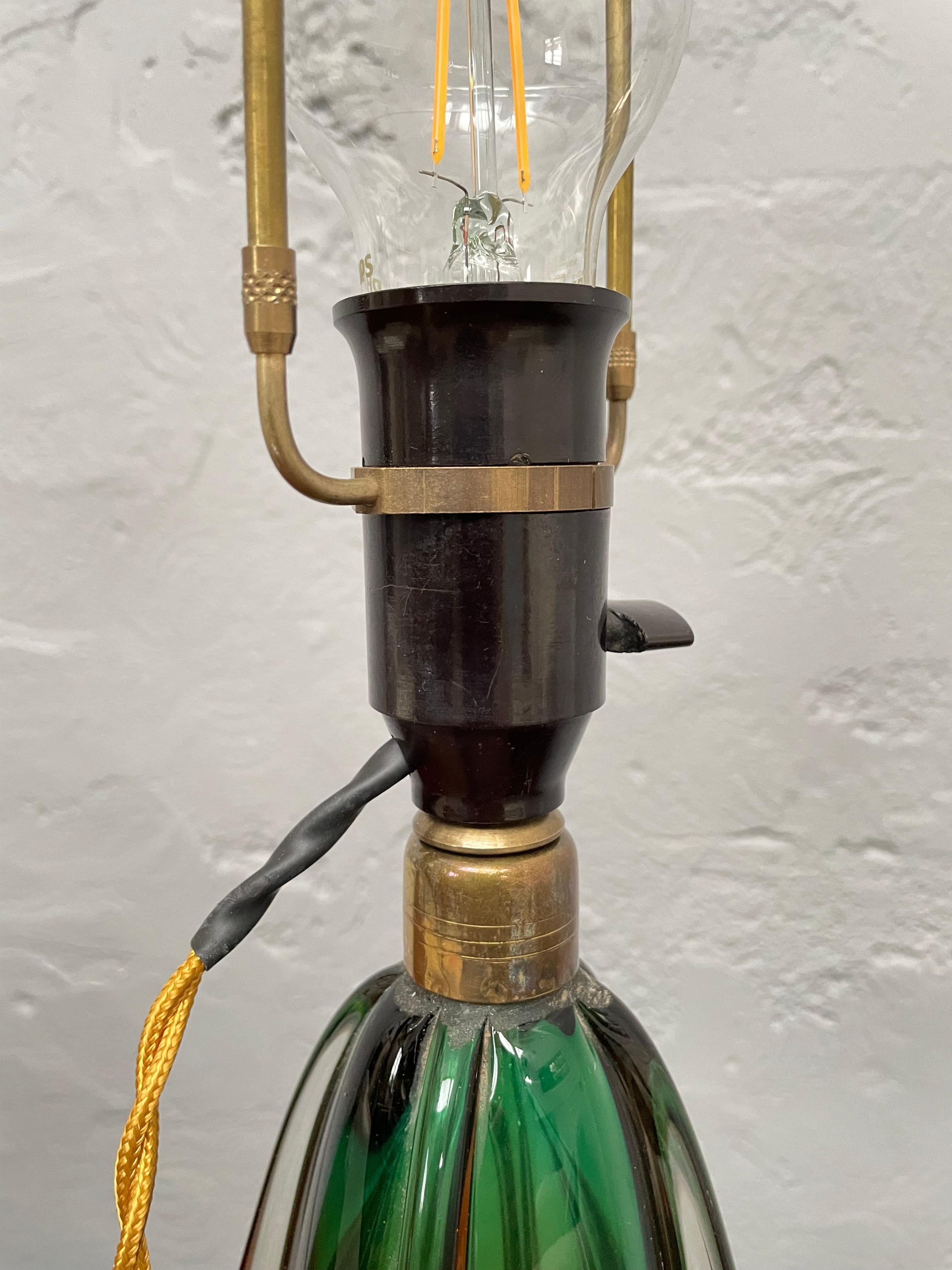 Vetro artistico Lampada da tavolo in vetro vintage di Val Saint Lambert, Belgio in vendita