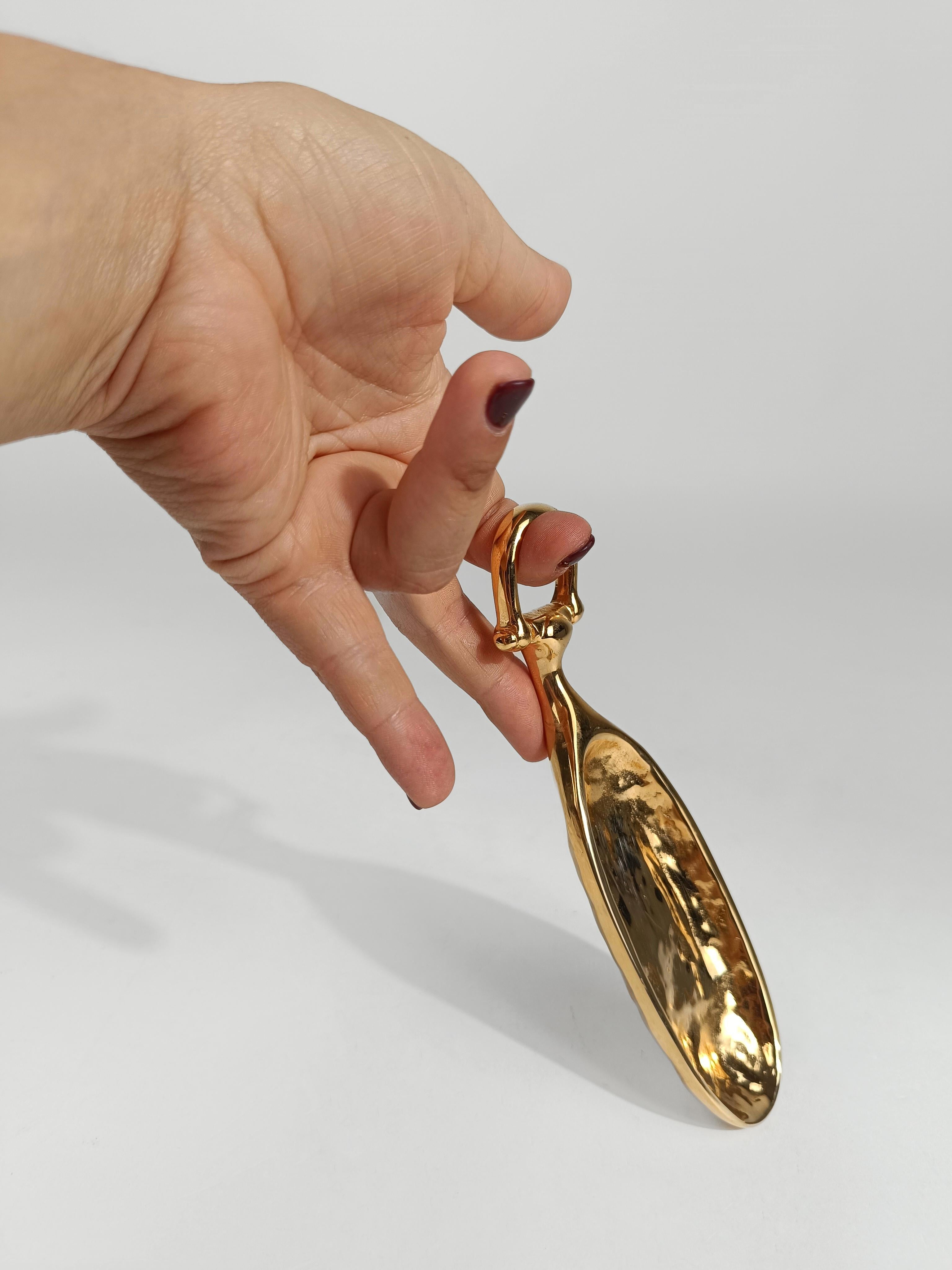 An Ashtray but I also imagine it used as a jewelry holder on the bedside table, where you can place rings or a bracelet before going to bed.
The brand behind this vintage ashtray is very recognisable, but in case you have any doubts you will find
