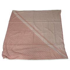 Gucci - Écharpe rose en laine et soie avec motif GG