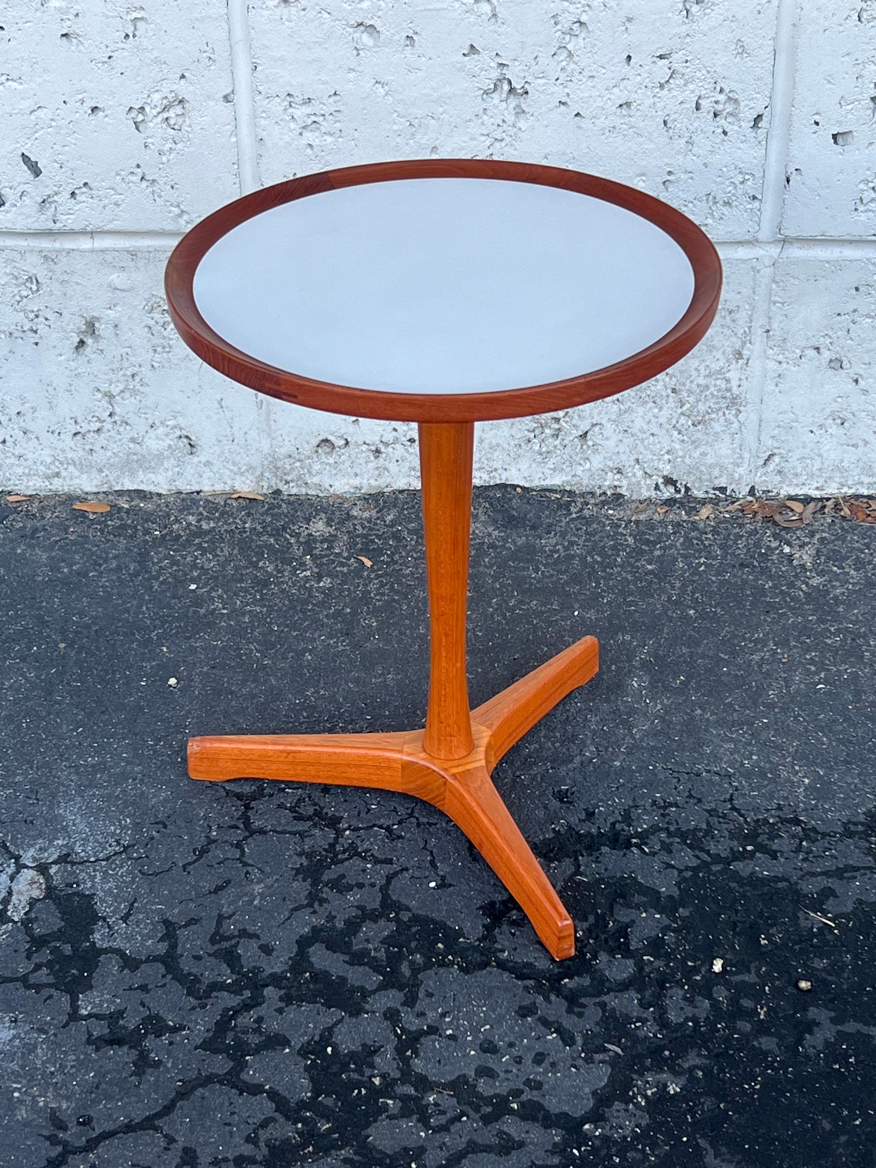 Table d'appoint danoise vintage Hans Andersen Bon état - En vente à St.Petersburg, FL