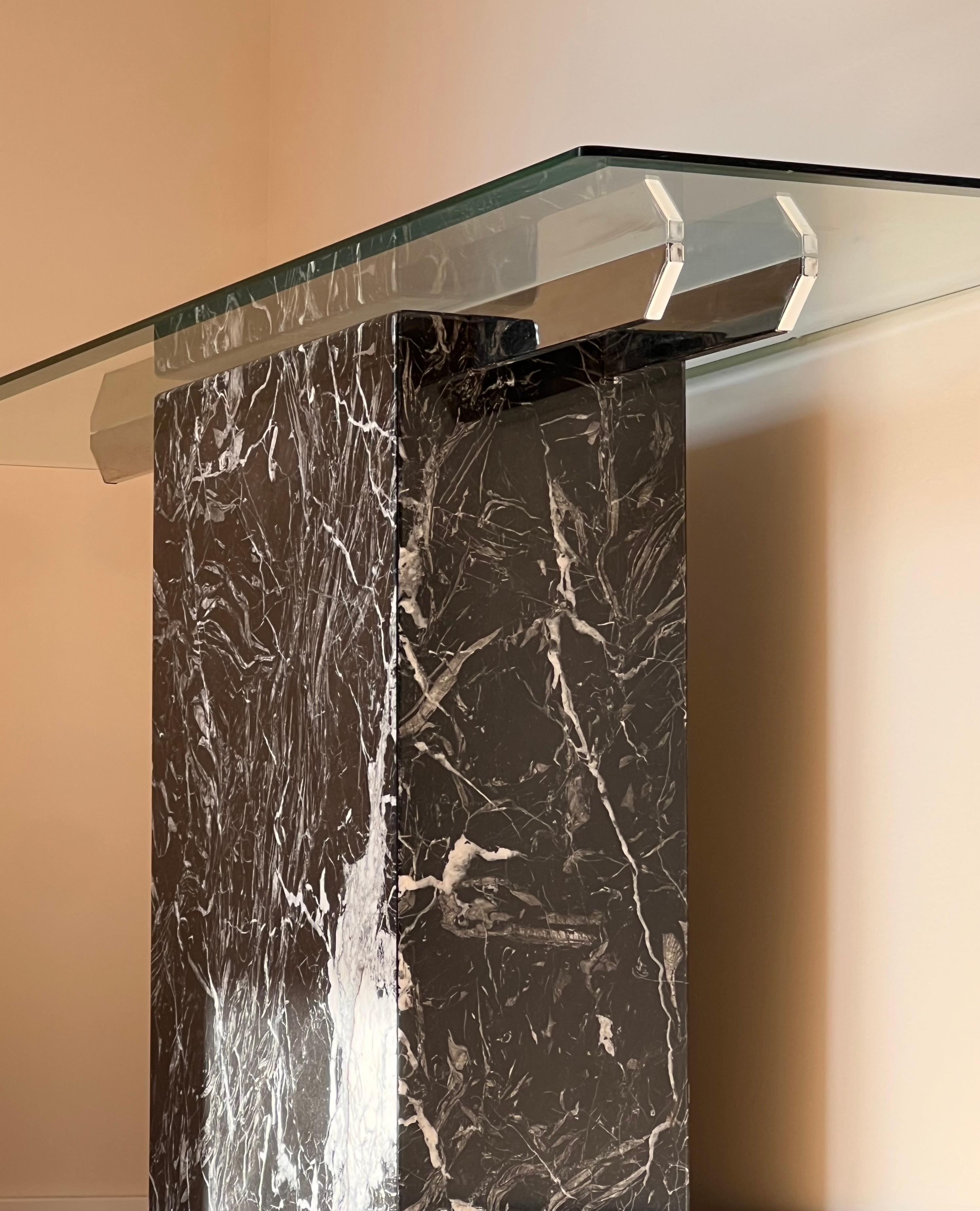A vintage Italian black marble console table with chrome and glass, late 20th c. For Sale 6