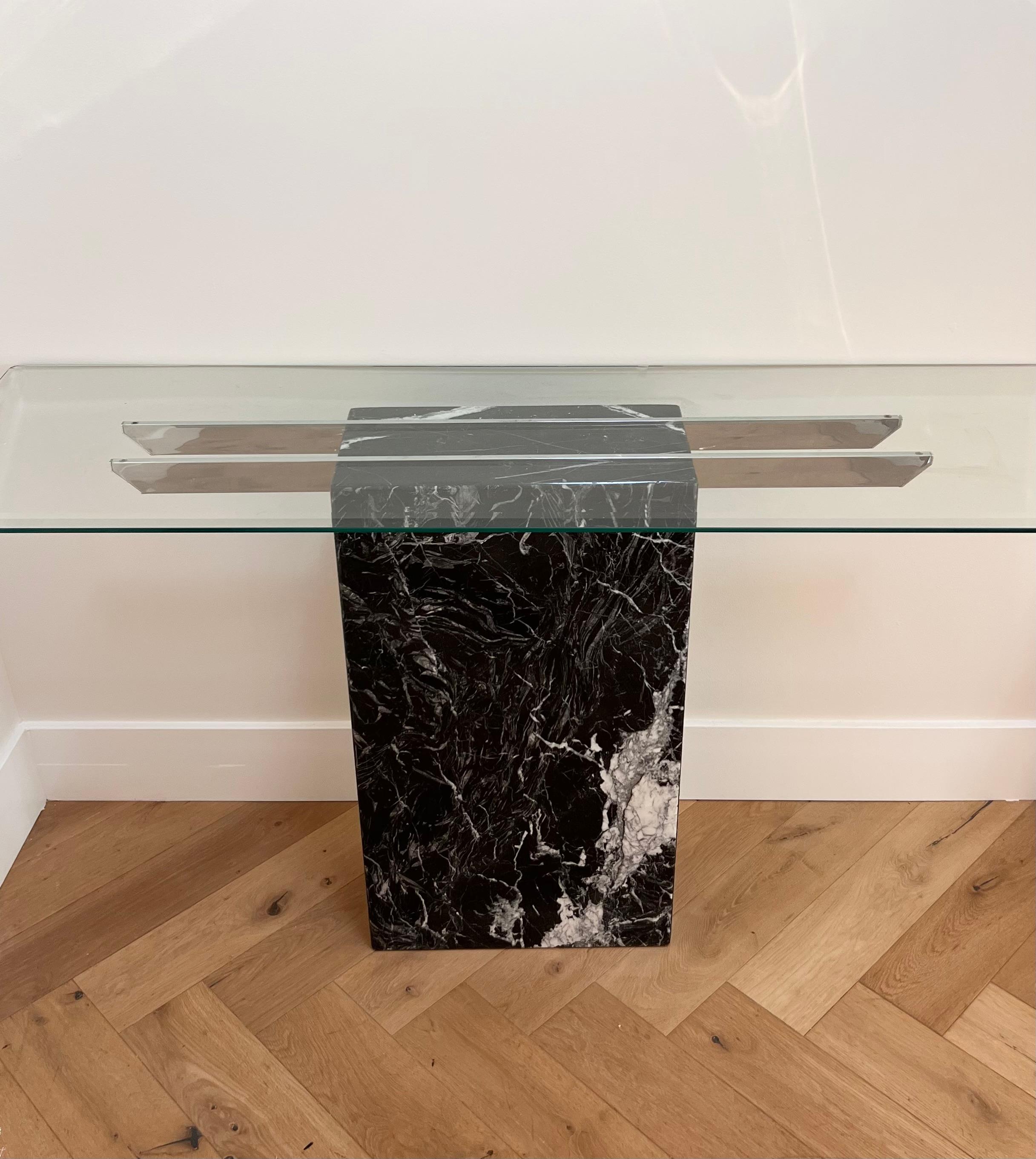 A vintage Italian black marble console table with chrome and glass, late 20th c. For Sale 7