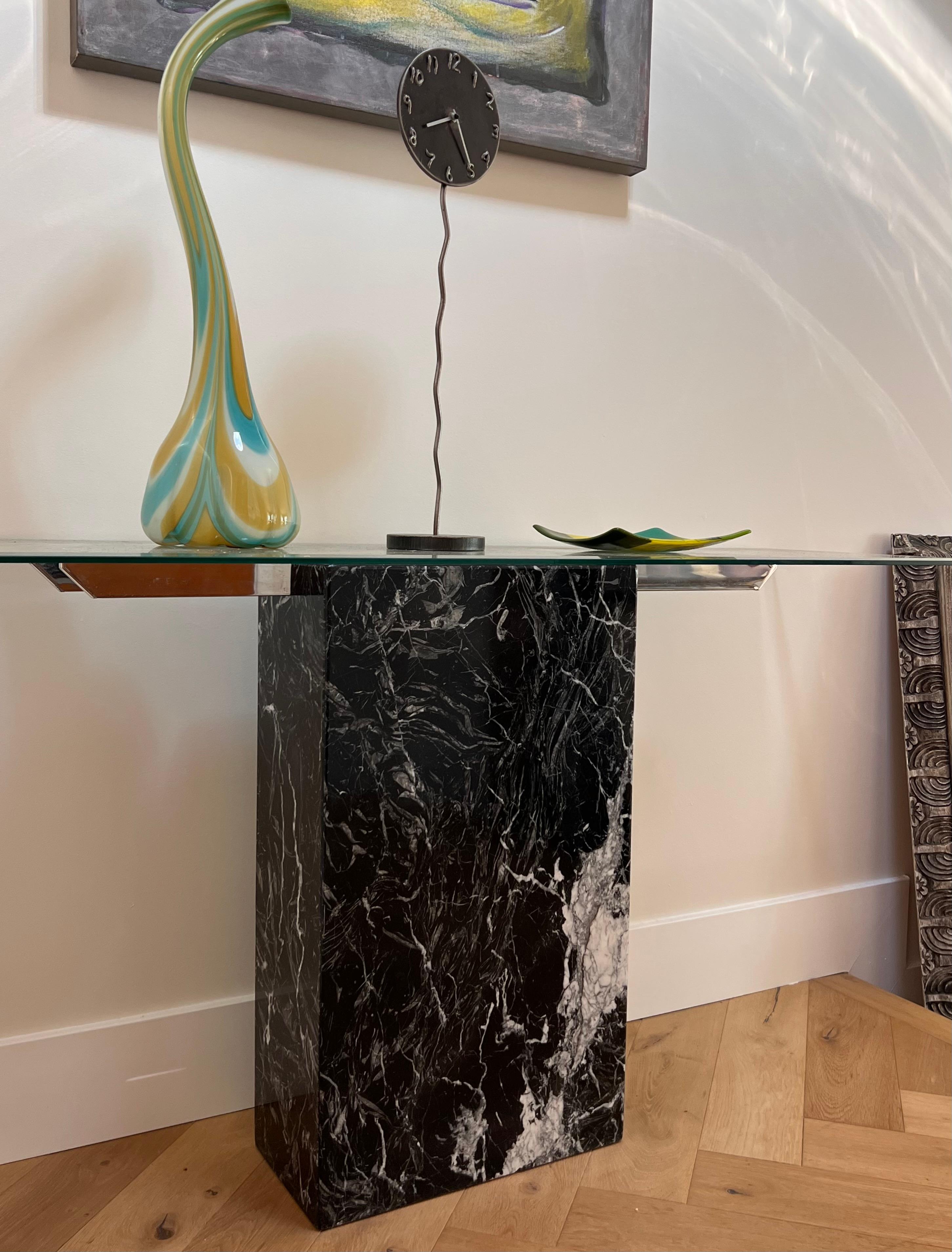 A vintage Italian black marble console table with chrome and glass, late 20th c. For Sale 8