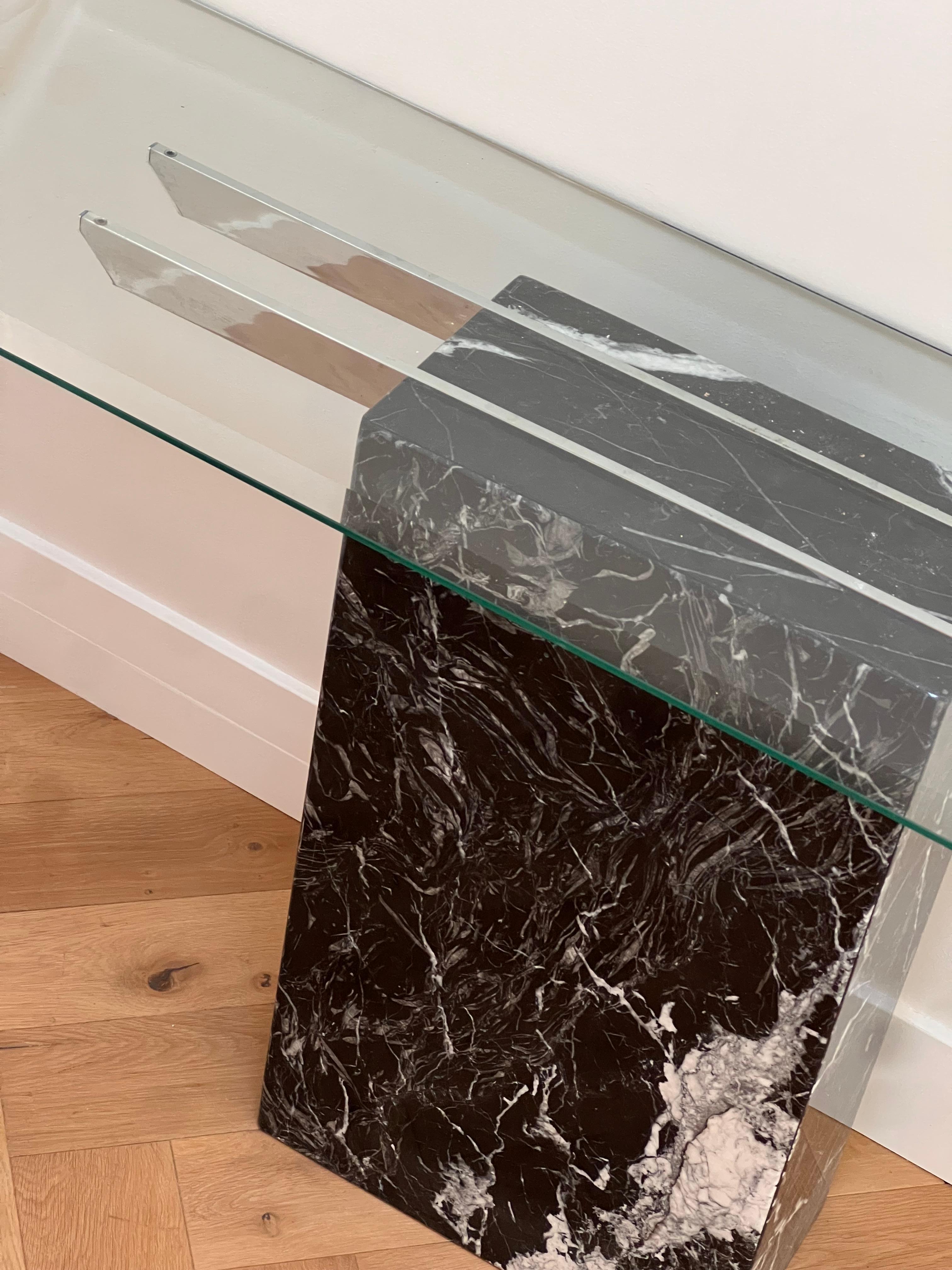 A vintage Italian black marble console table with chrome and glass, late 20th c. For Sale 11