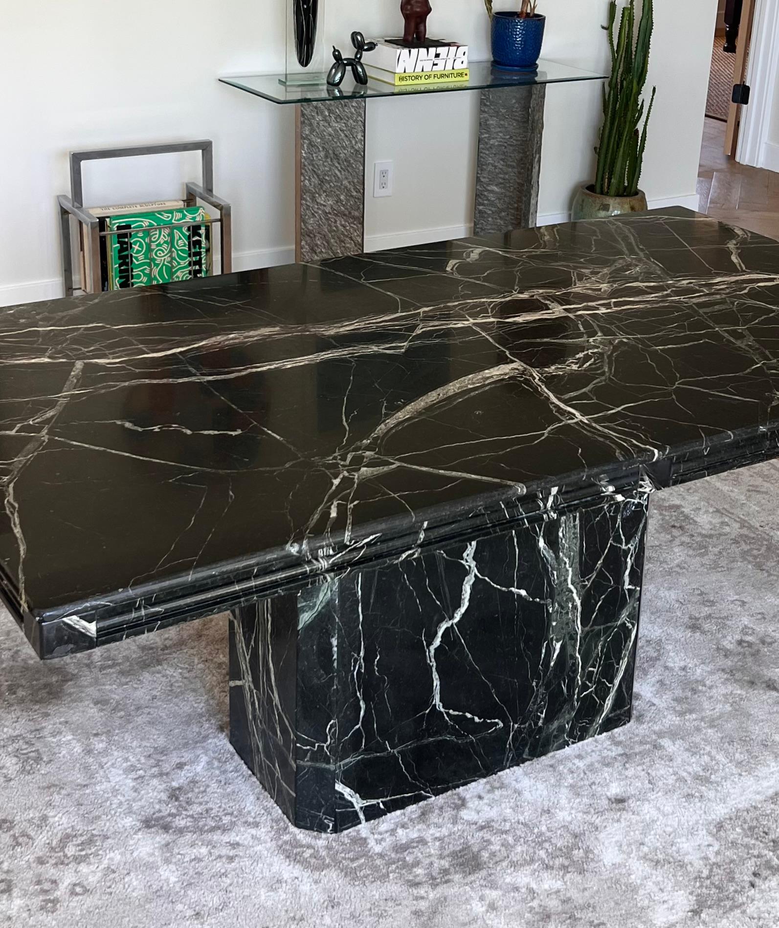 A vintage Italian black marble dining table, 20th century 5