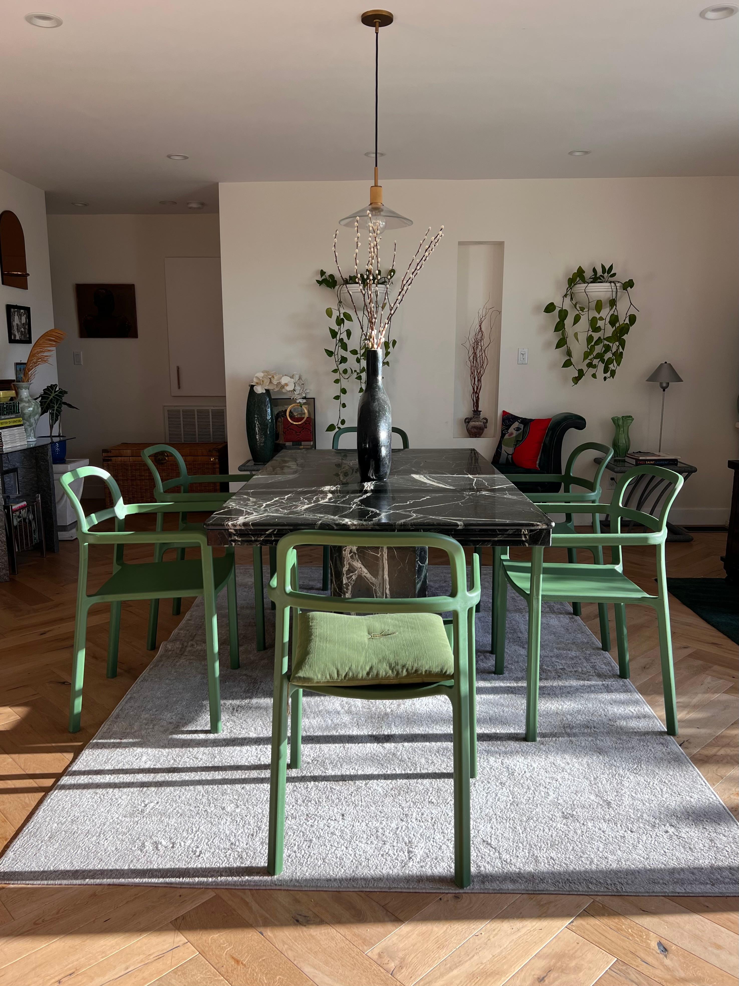 A vintage Italian black marble dining table, 20th century 11