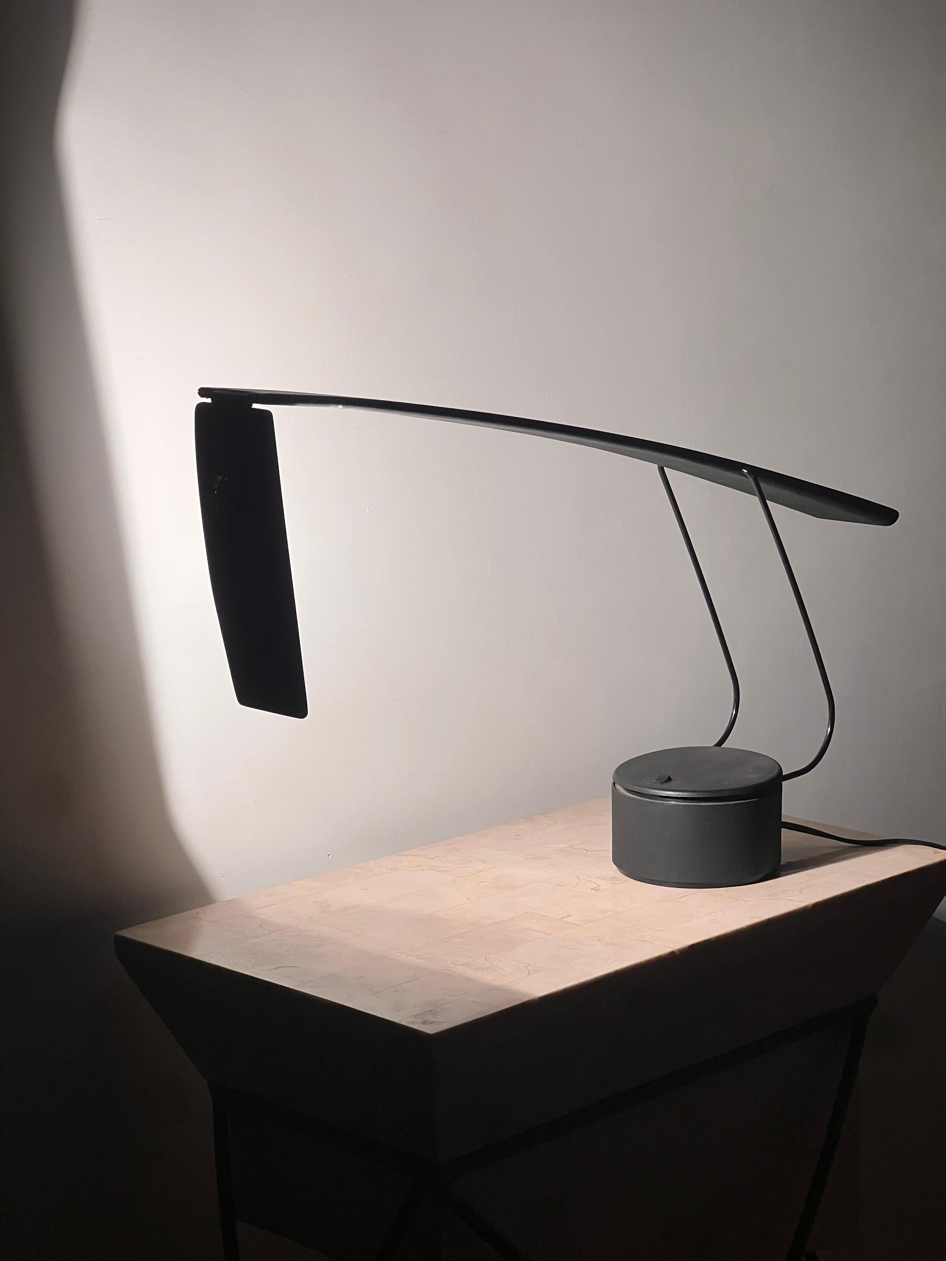 A vintage Italian « Dove » table lamp by PAF Studio, Milan 20th century 4