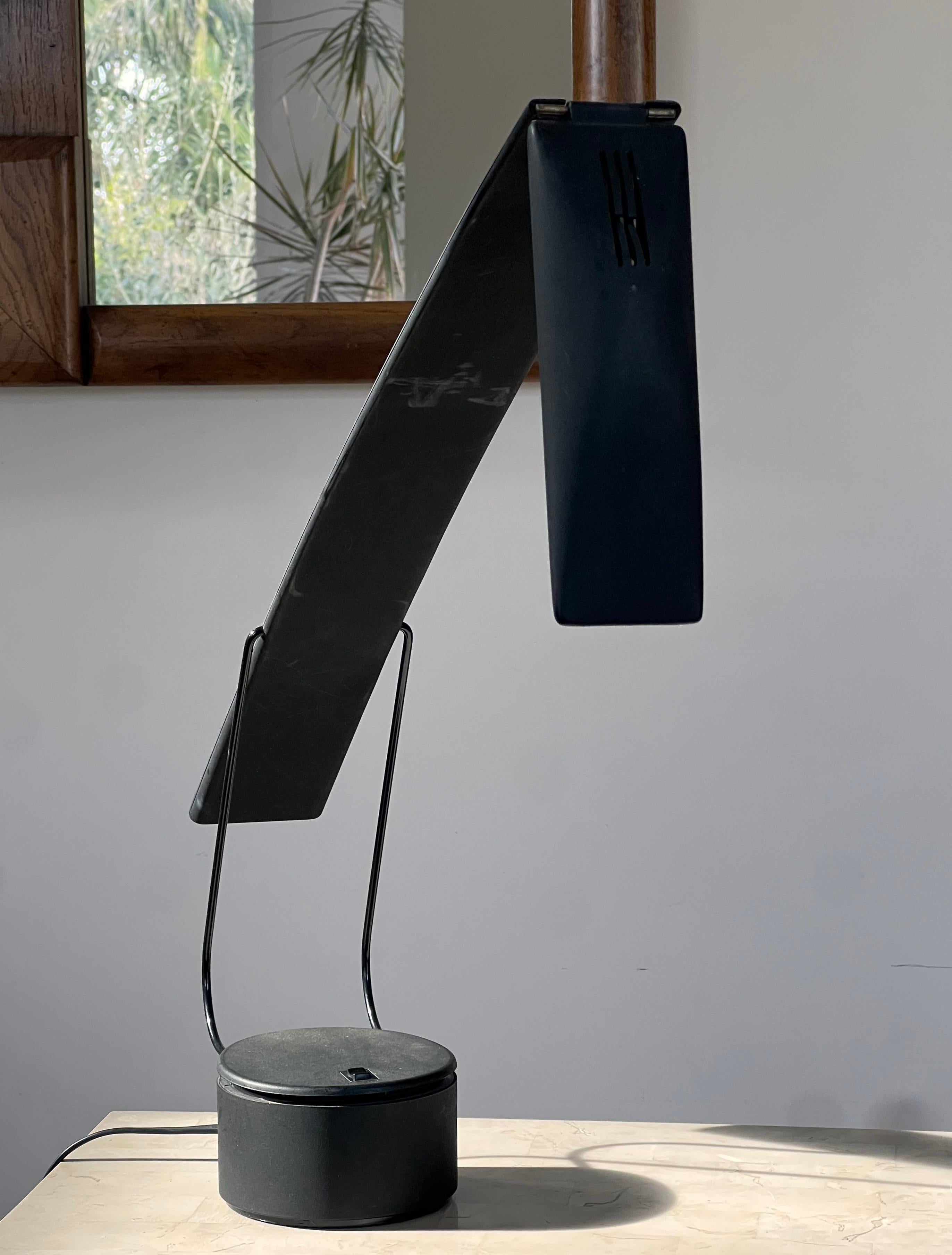 A vintage Italian « Dove » table lamp by PAF Studio, Milan 20th century 5