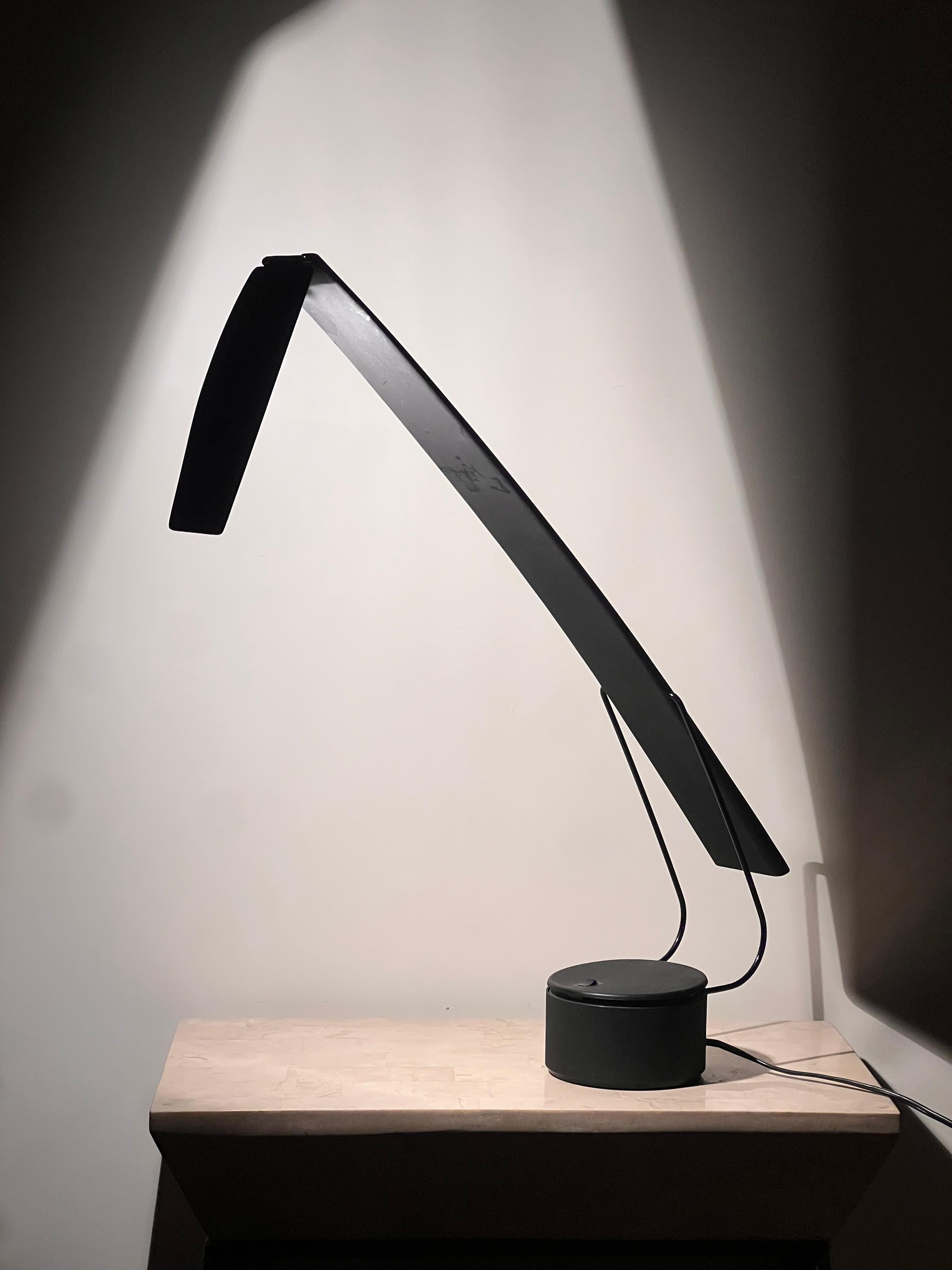 A vintage Italian « Dove » table lamp by PAF Studio, Milan 20th century 10
