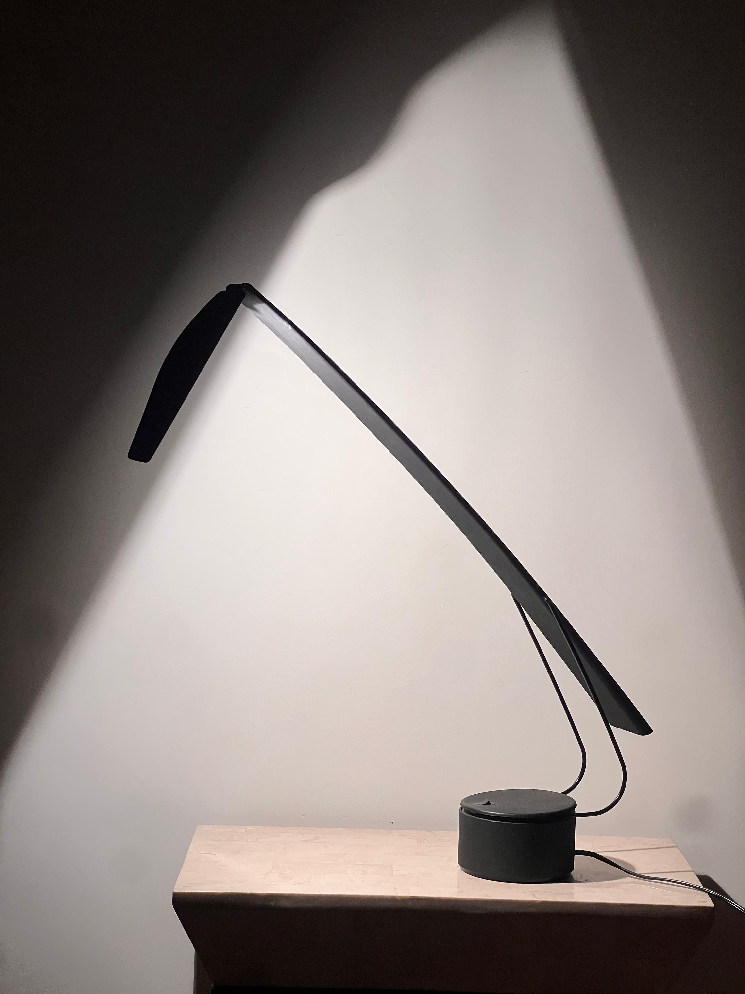 A vintage Italian « Dove » table lamp by PAF Studio, Milan 20th century 12
