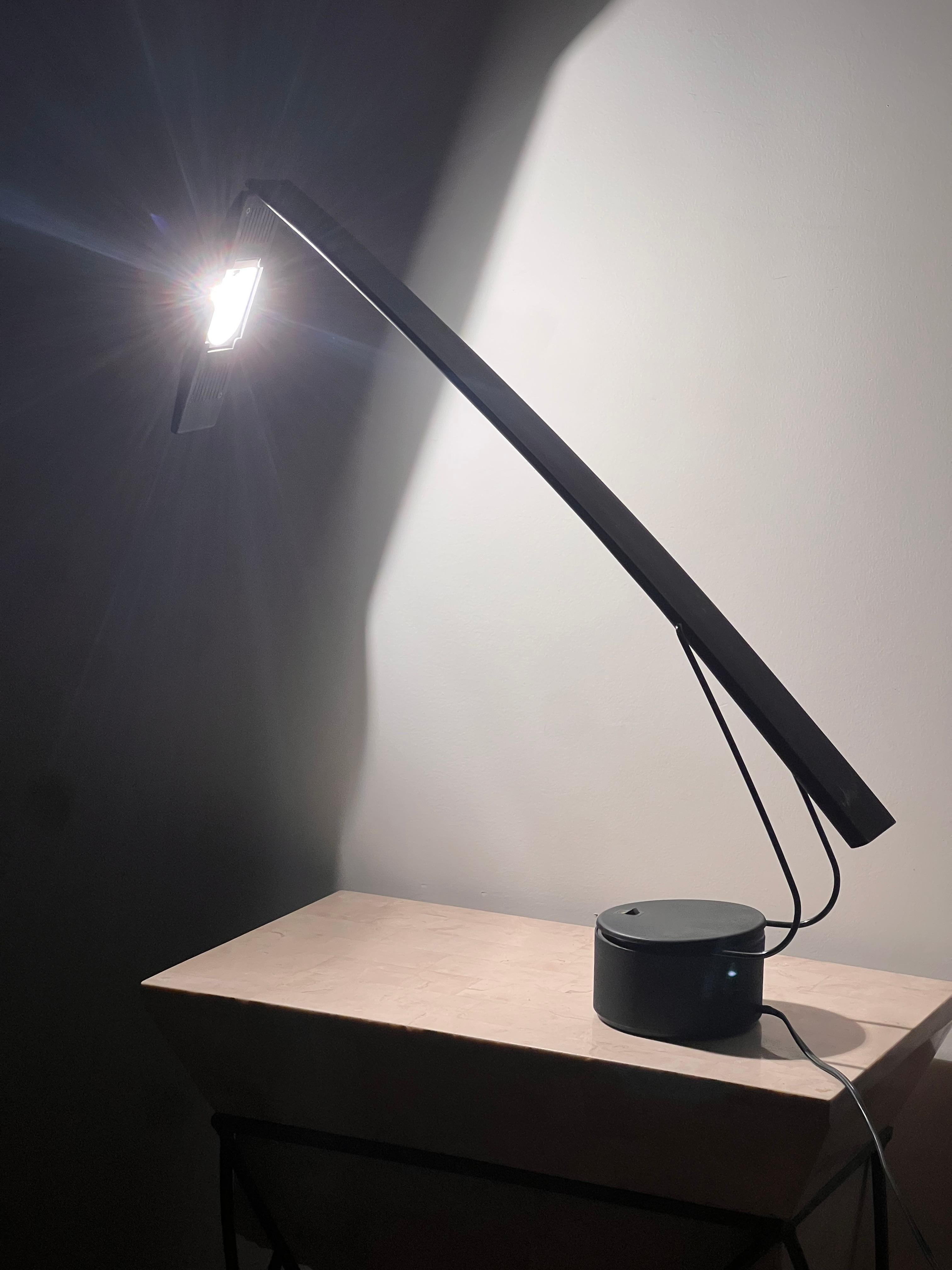 A vintage Italian « Dove » table lamp by PAF Studio, Milan 20th century 1
