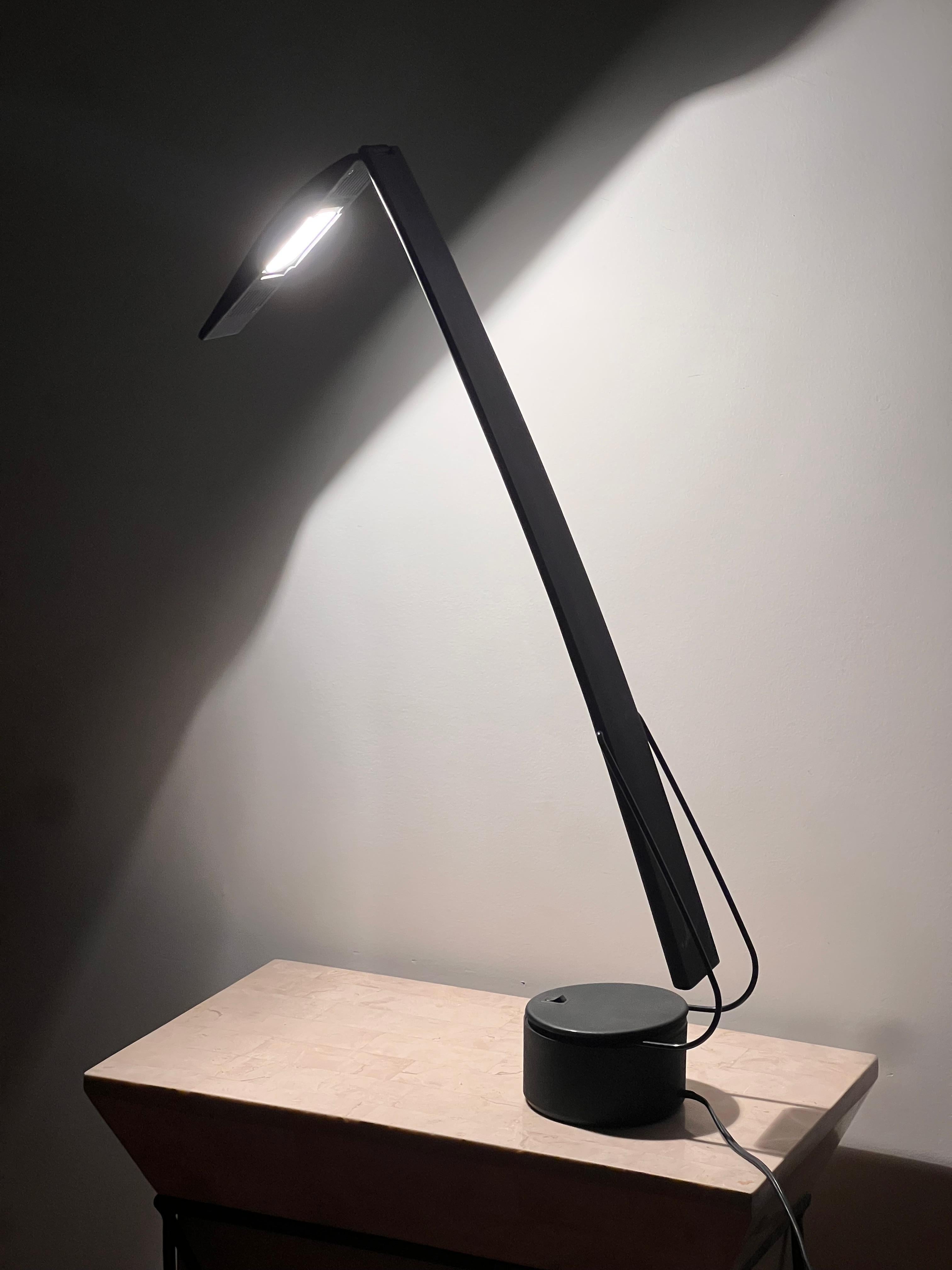 A vintage Italian « Dove » table lamp by PAF Studio, Milan 20th century 2