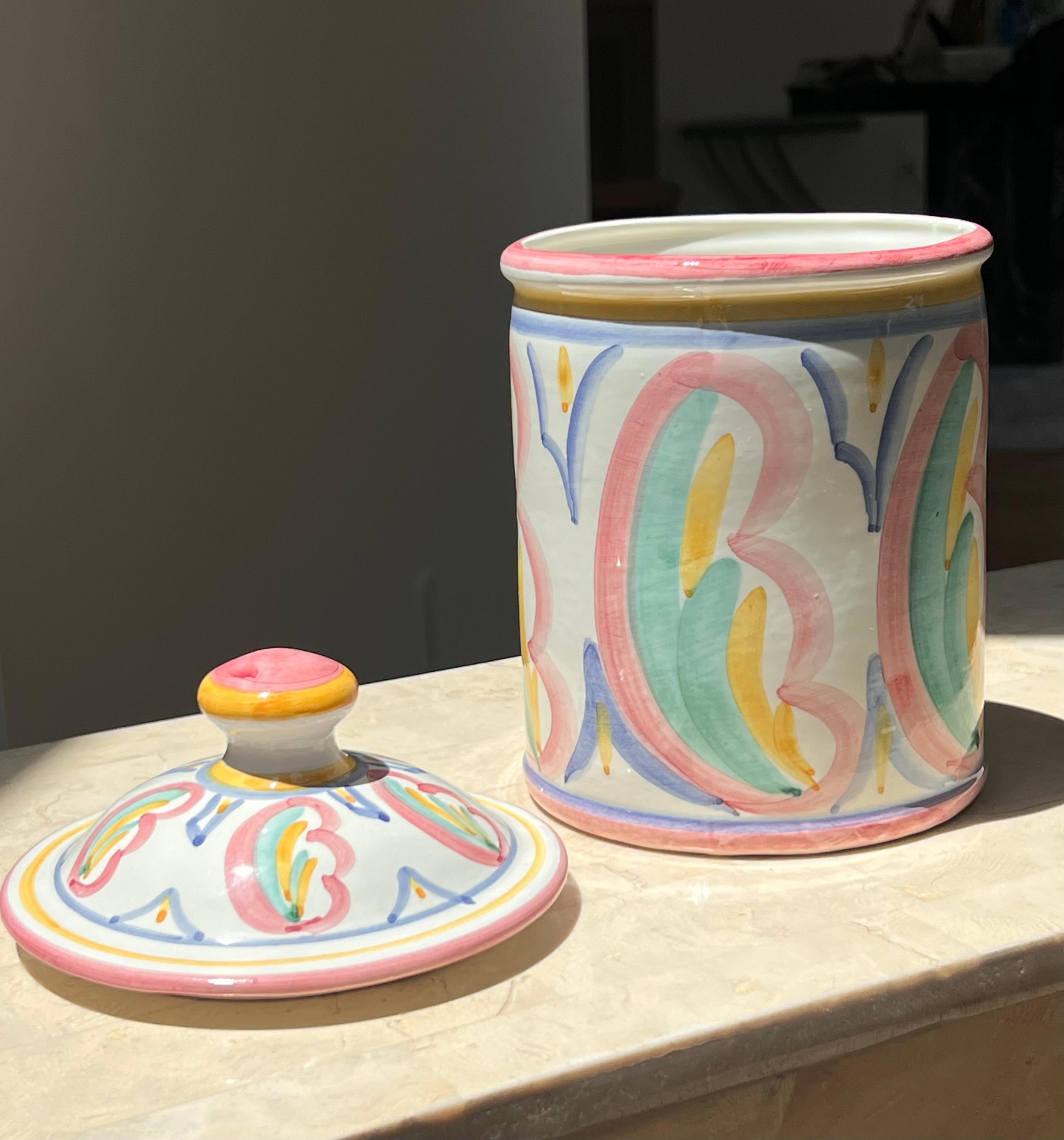 Una olla de cerámica italiana vintage pintada a mano con tapa de Vietri, 1981 en venta 3