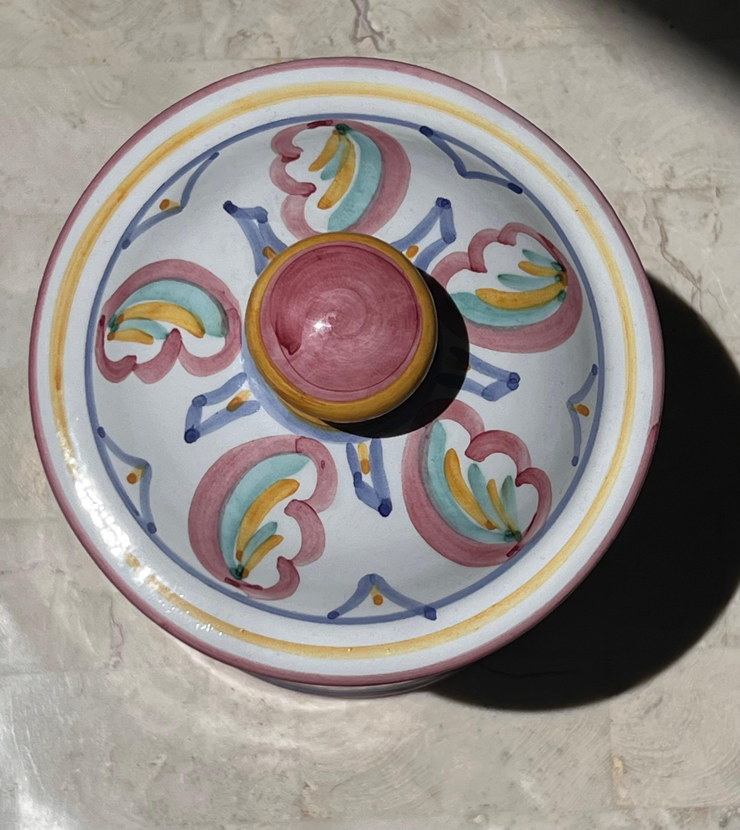 Una olla de cerámica italiana vintage pintada a mano con tapa de Vietri, 1981 Moderno de mediados de siglo en venta
