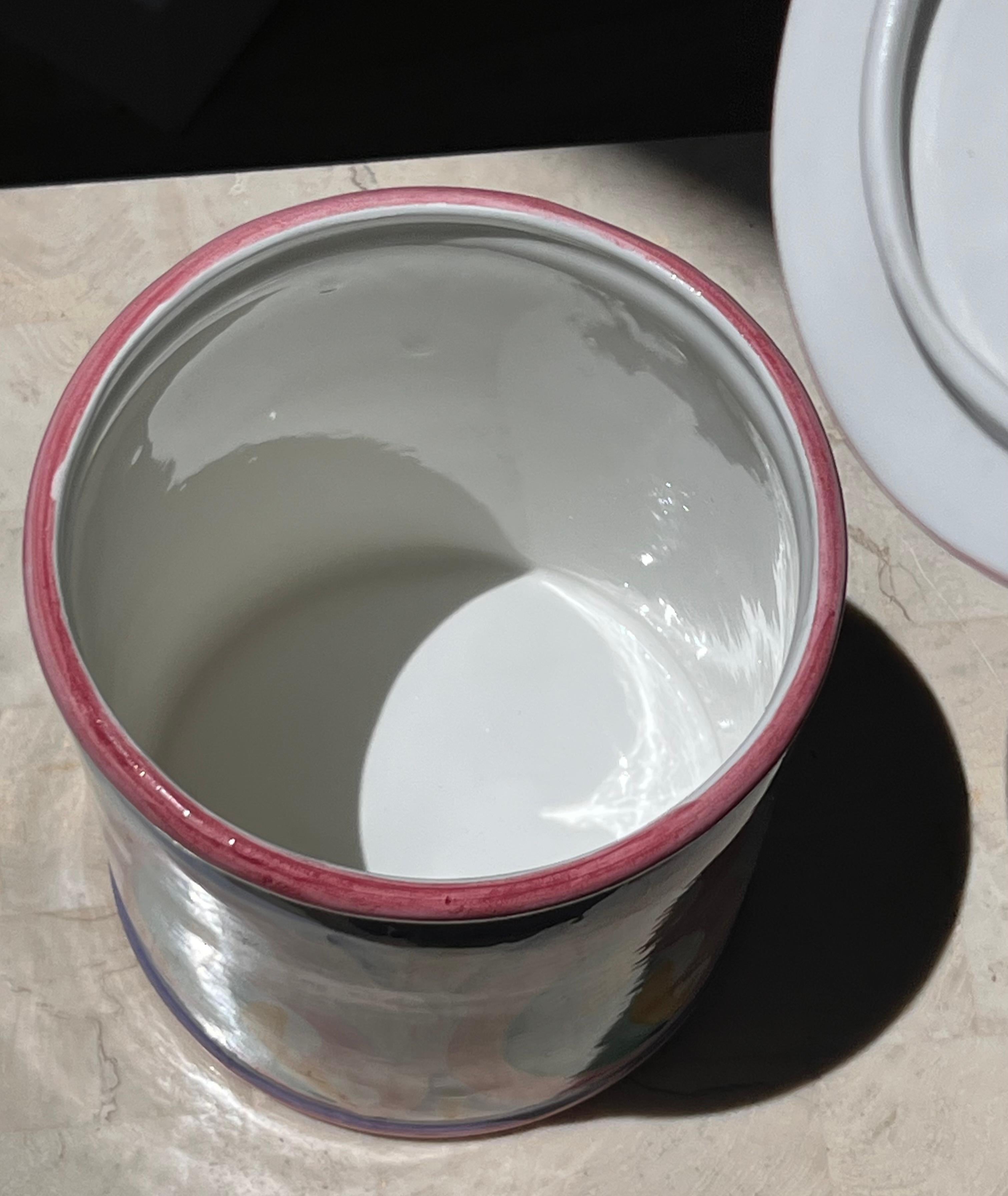 Una olla de cerámica italiana vintage pintada a mano con tapa de Vietri, 1981 en Bueno estado para la venta en View Park, CA