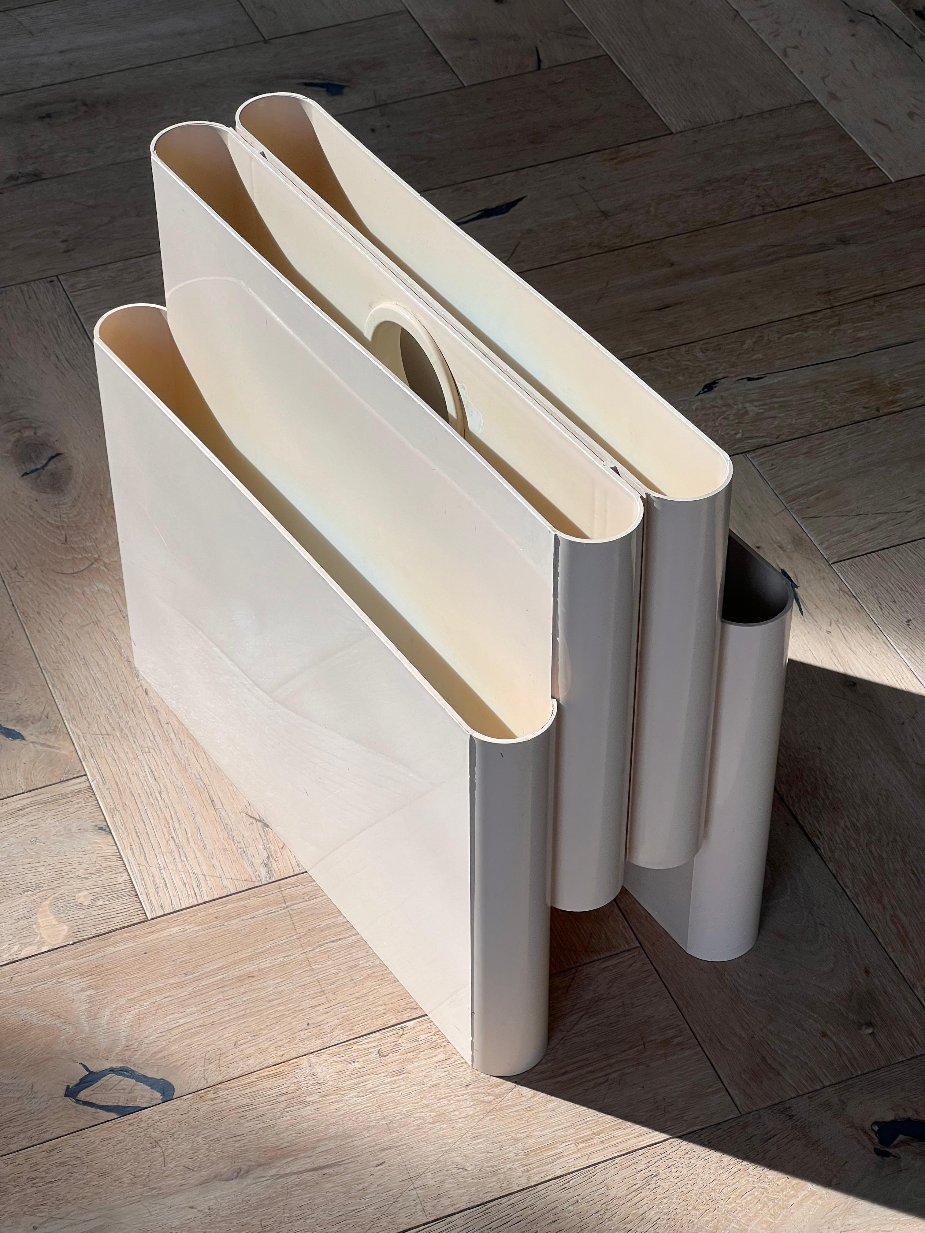 Acrylic A vintage Italian magazine rack by Giotto Stoppino for Kartell, 1970