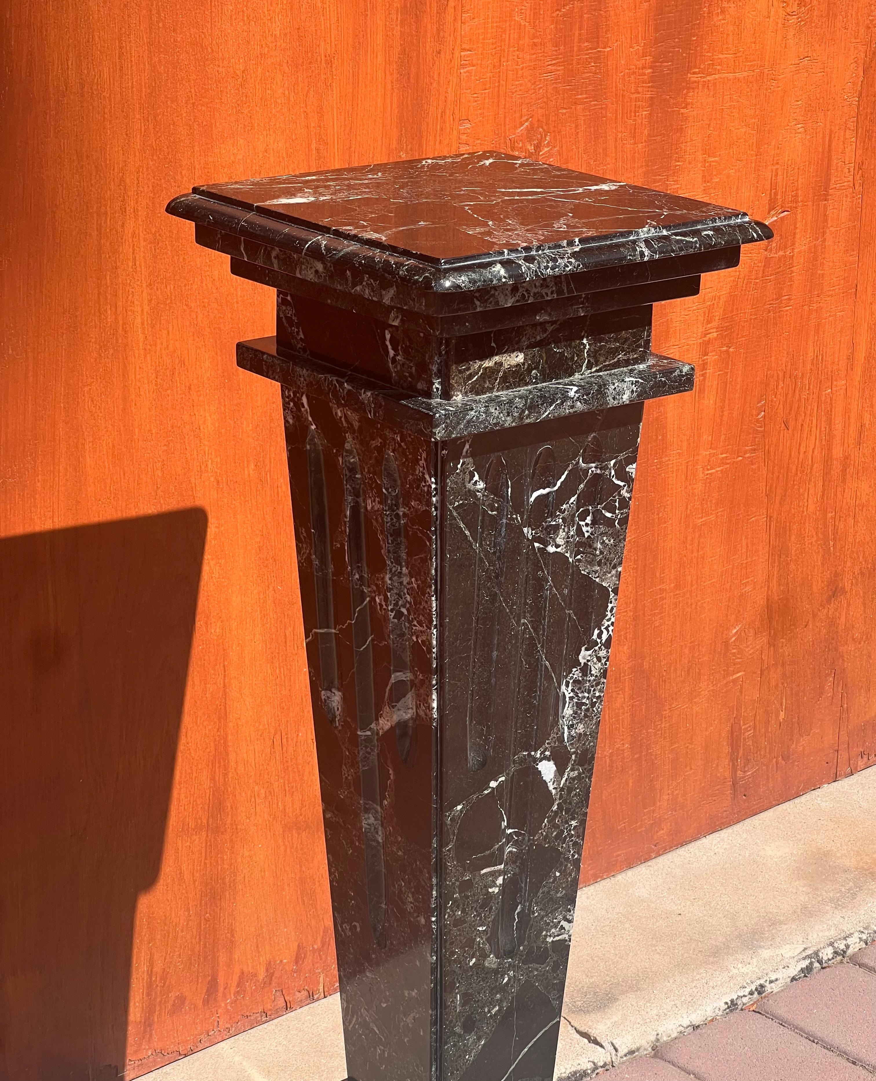Marble A vintage Italian neoclassical carved marble pedestal, 20th century For Sale