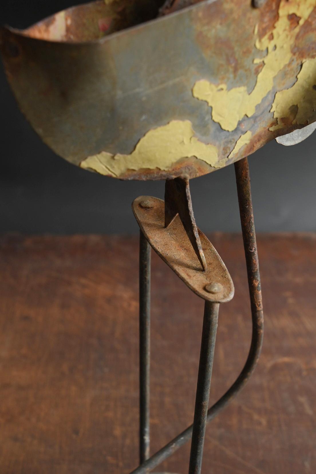A vintage kinetic balance object of a small rowboat/Vintage iron balance toy For Sale 4