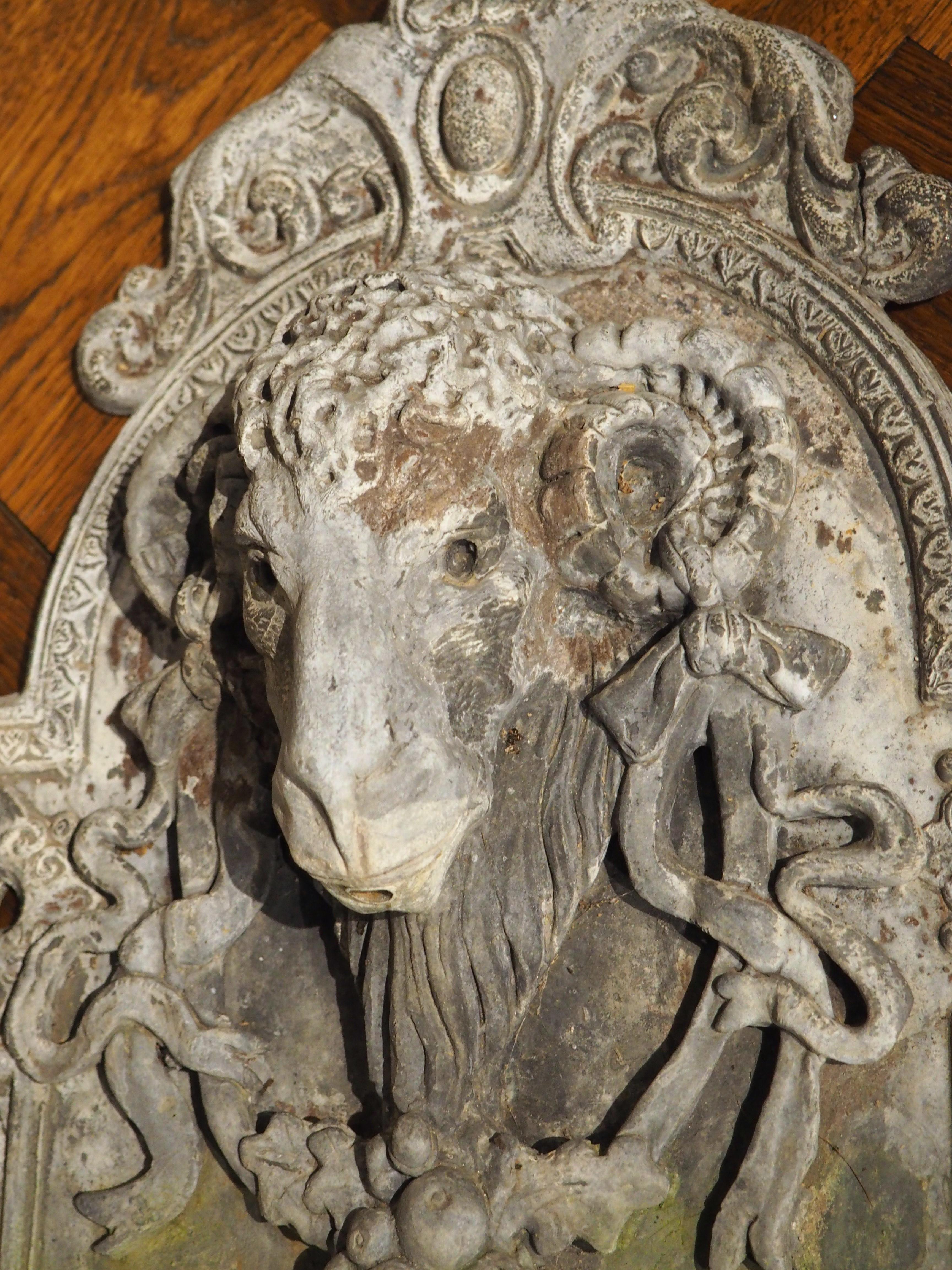 Fontaine murale à tête de bélier en plomb d'Angleterre 10