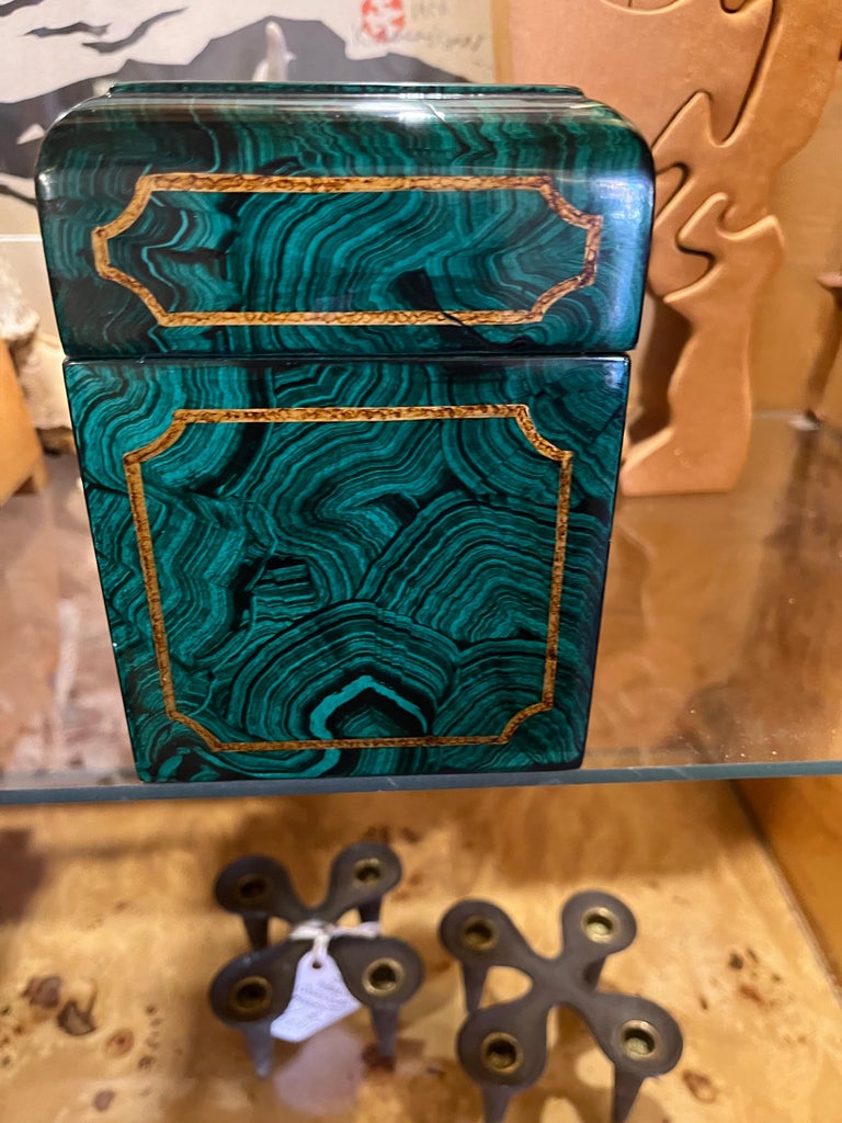 Vintage Maitland Smith Faux Malachite Lidded Box In Good Condition For Sale In Chicago, IL