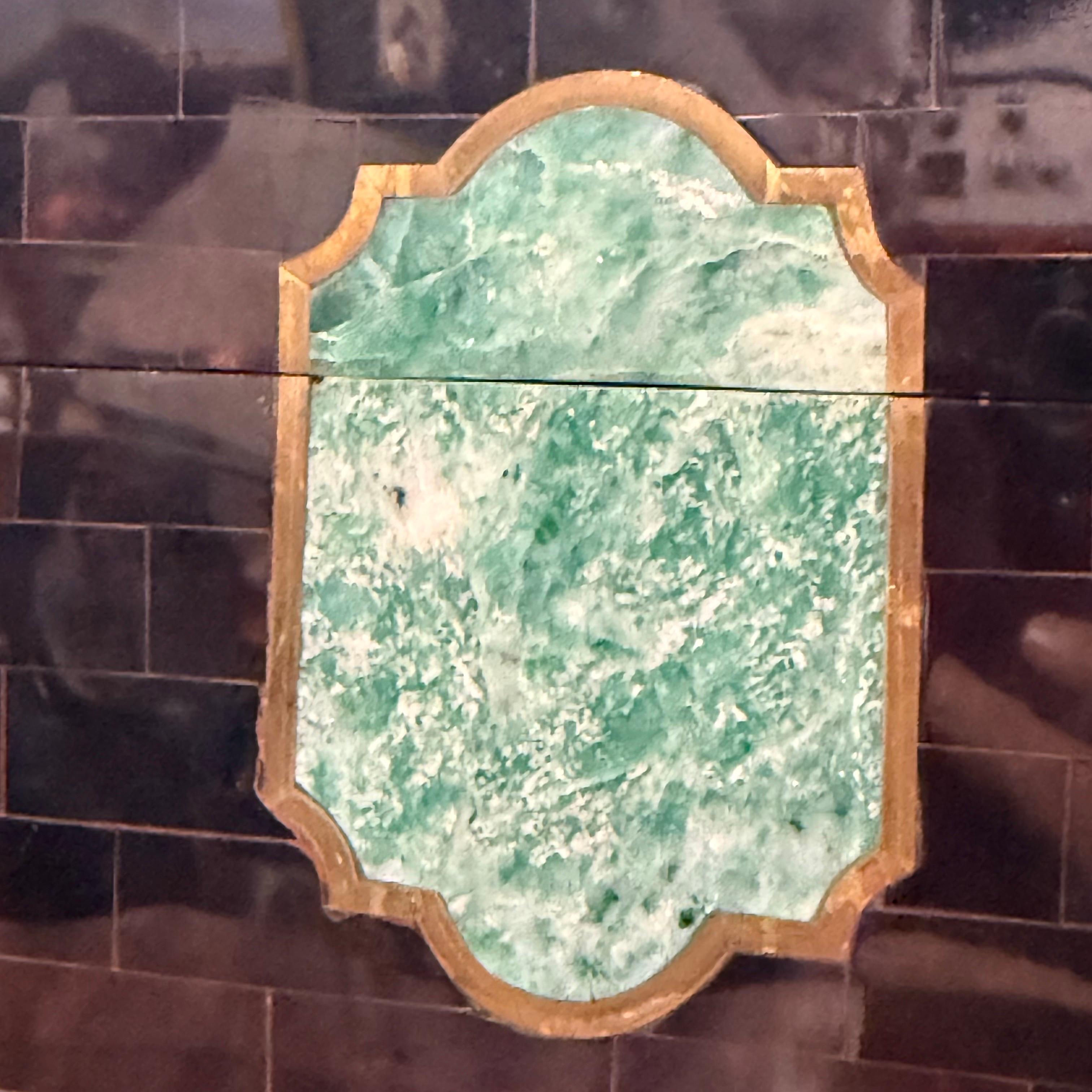 Scatola d'epoca di Maitland Smith in tessellato di corno e pietre con rifiniture in ottone in vendita 1