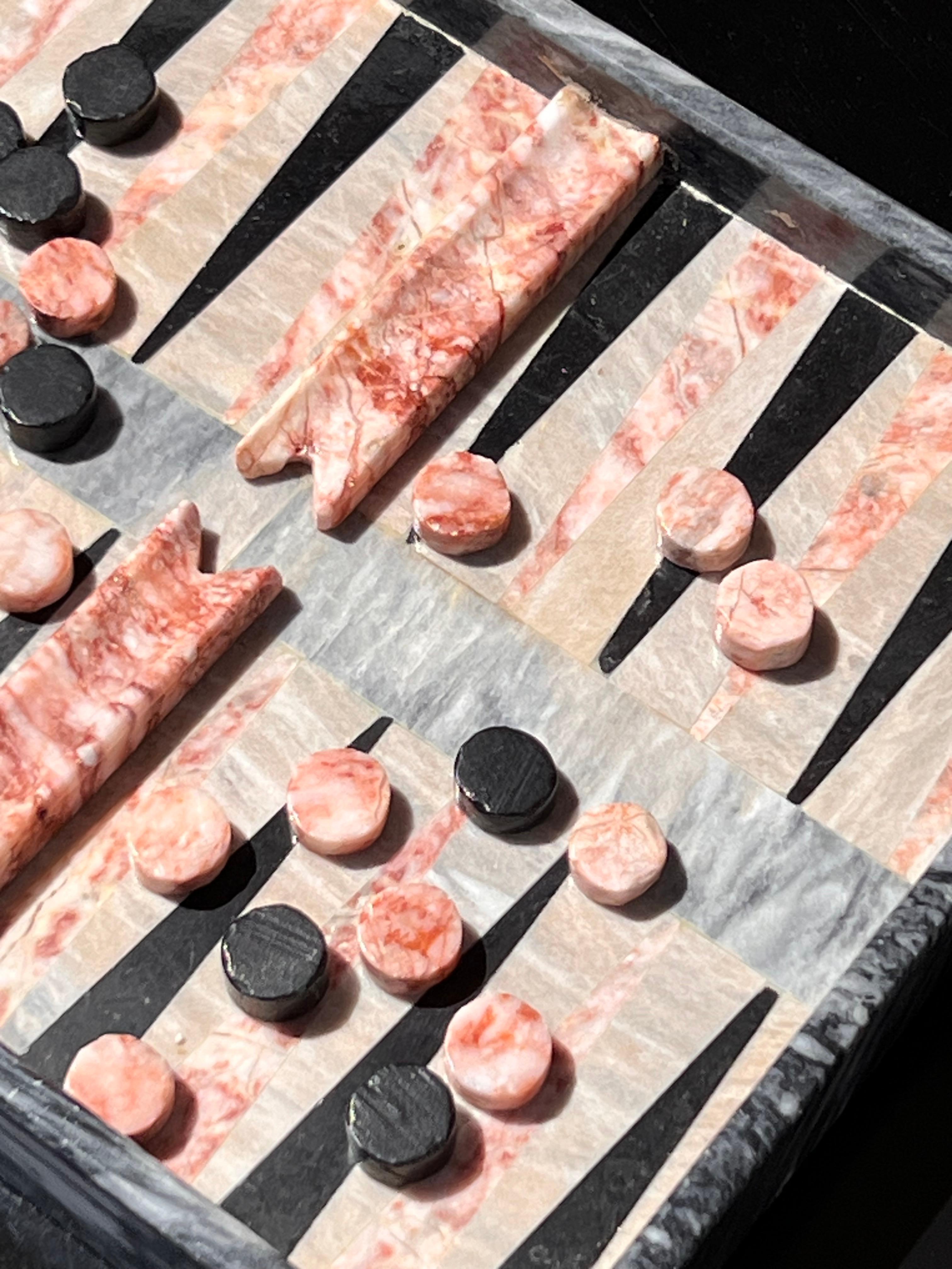 Un set da gioco di backgammon in marmo d'epoca, 20° secolo in vendita 5