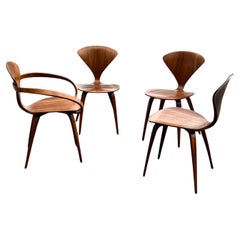 Sillón vintage Norman Cherner Plycraft  Y Tres Sillas Laterales ca' 1950's
