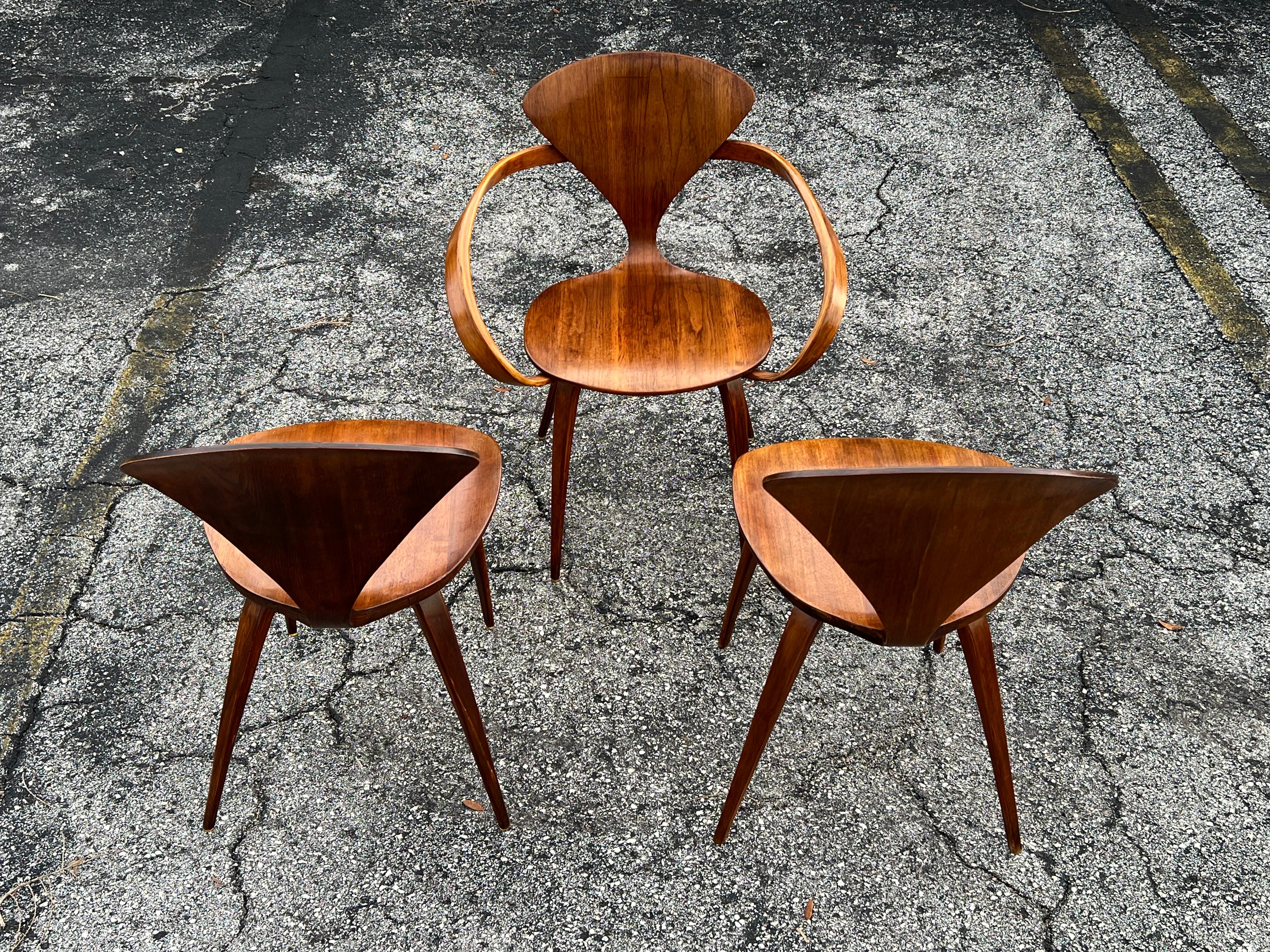 A Vintage Norman Cherner Plycraft Sessel  Und zwei Beistellstühle ca' 1950er Jahre im Angebot 7