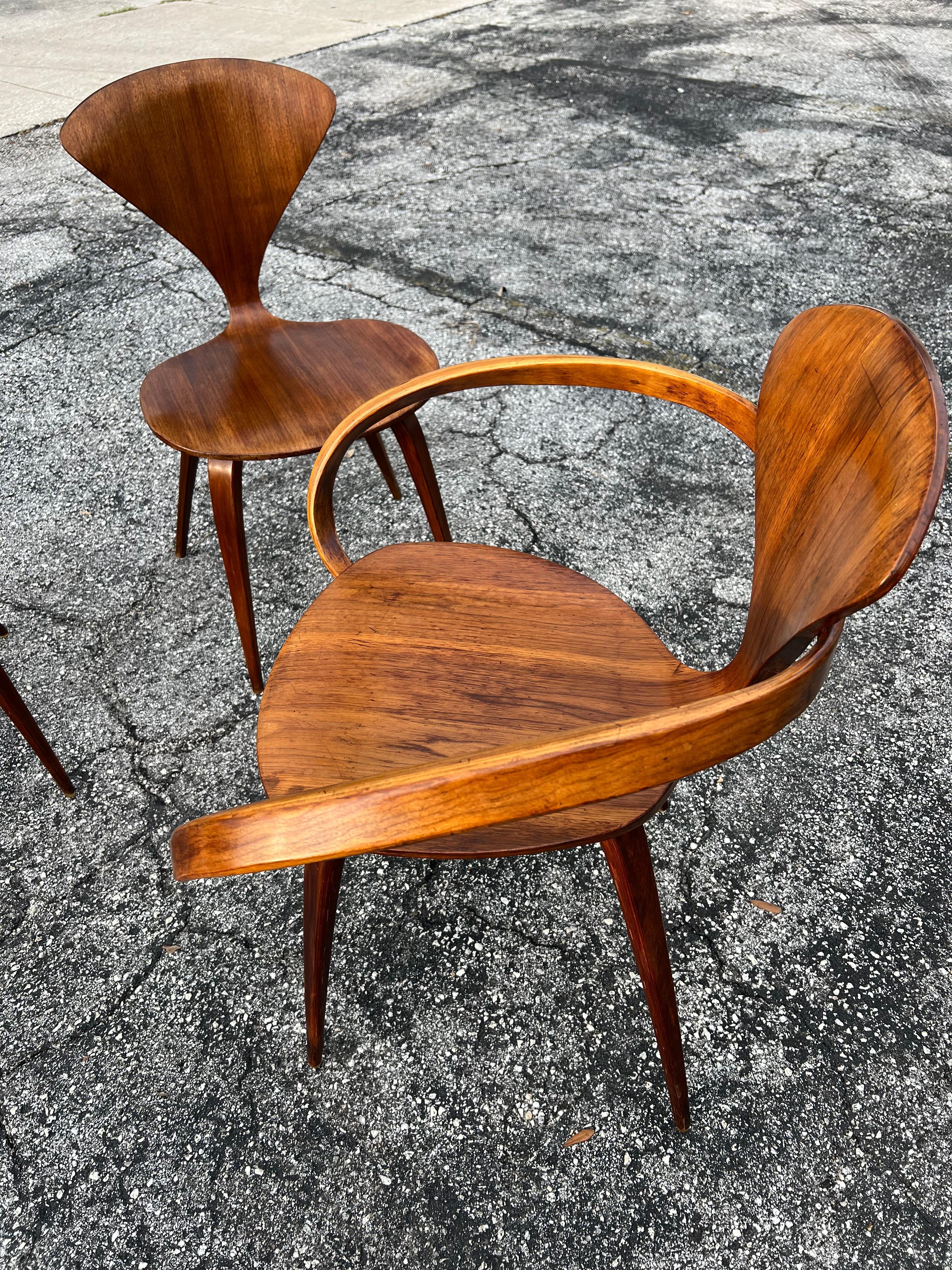A Vintage Norman Cherner Plycraft Sessel  Und zwei Beistellstühle ca' 1950er Jahre (Moderne der Mitte des Jahrhunderts) im Angebot
