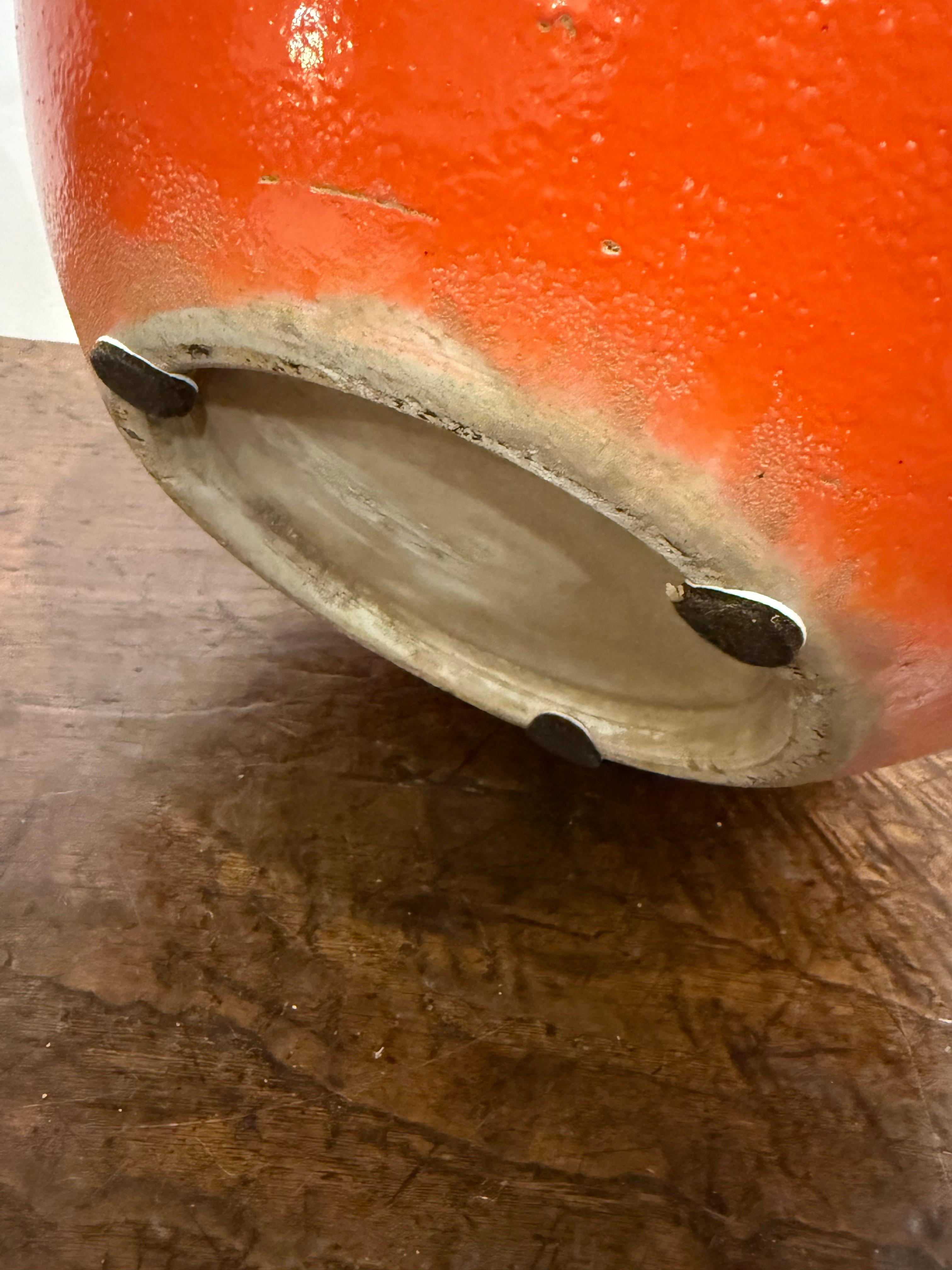 Vaso a bottiglia in porcellana smaltata arancione d'epoca

Provenienza: Collezione privata australiana.

Dimensioni;
Altezza: 46 cm.
Diametro: 30 cm.