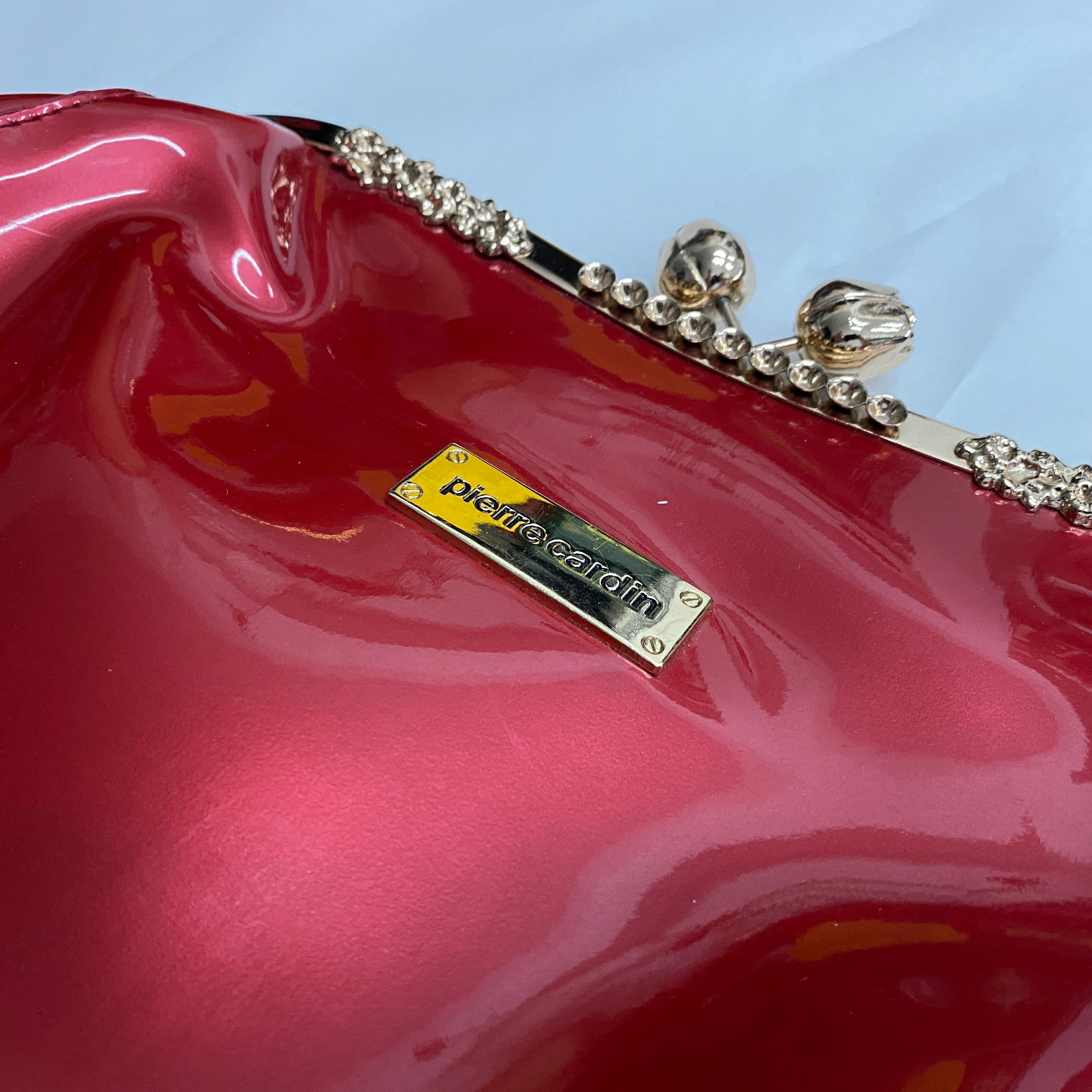 Bolso vintage Pierre Cardin de plástico rosa y latón de los años 80 3