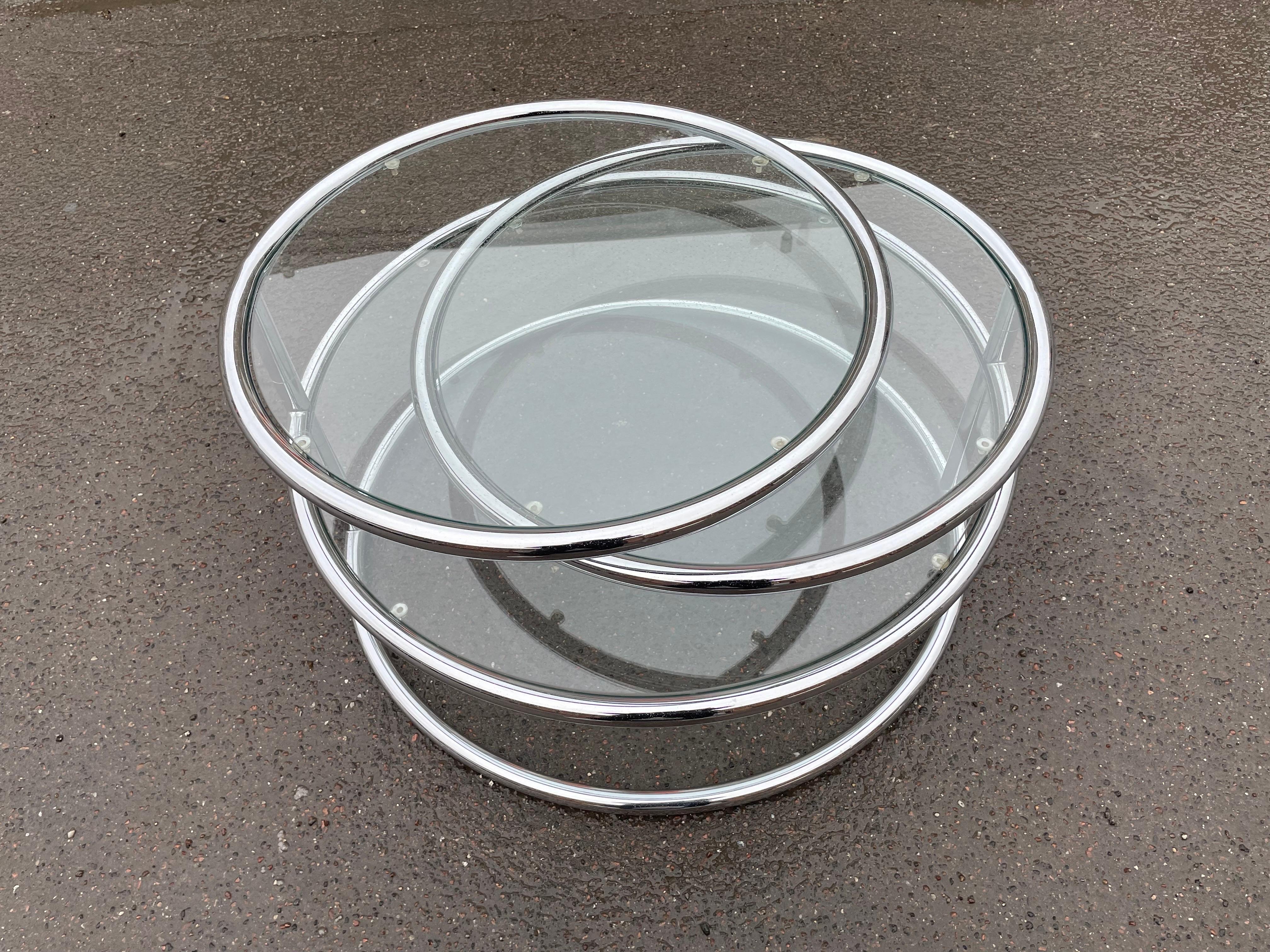 Vintage Rare Italian Chrome Swivel Coffee Table from the 1970s In Good Condition For Sale In Copenhagen, DK