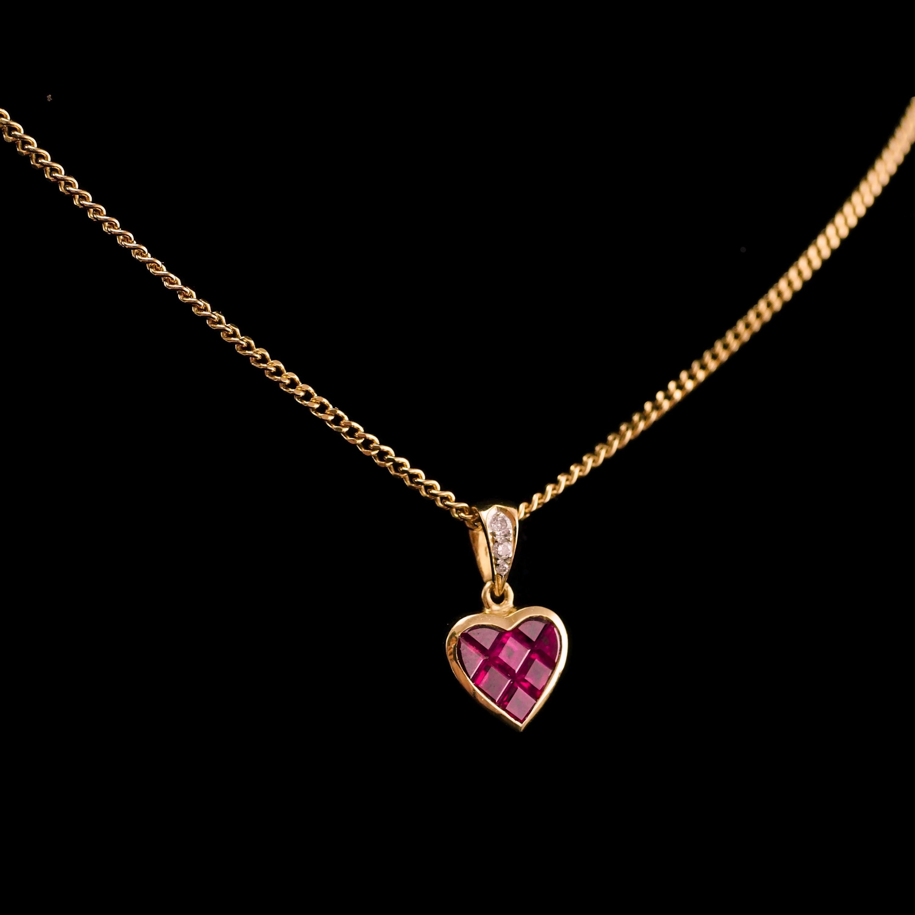 Vintage Ruby & Diamond 18K Gold Heart Shaped Necklace 3