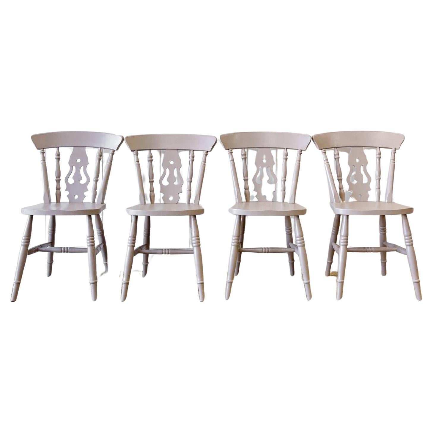 A Vintage Set of 4 Taupe Farmhouse Fiddleback Chairs For Sale