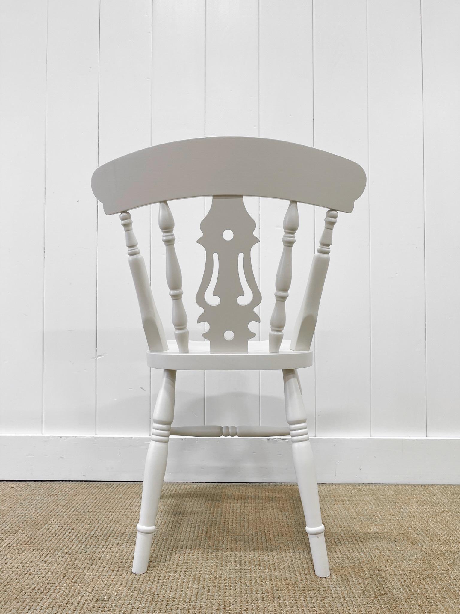 A Vintage Set of 4 White Fiddleback Back Chairs For Sale 3