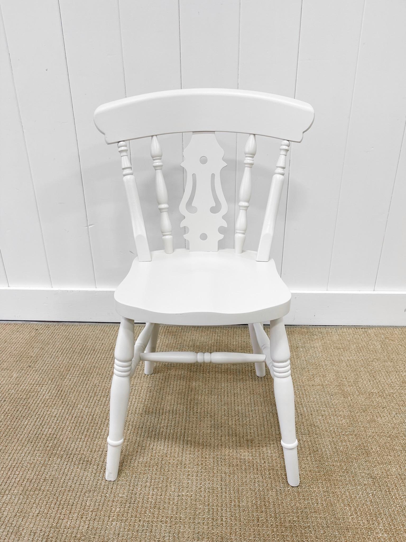 British A Vintage Set of 4 White Fiddleback Back Chairs For Sale