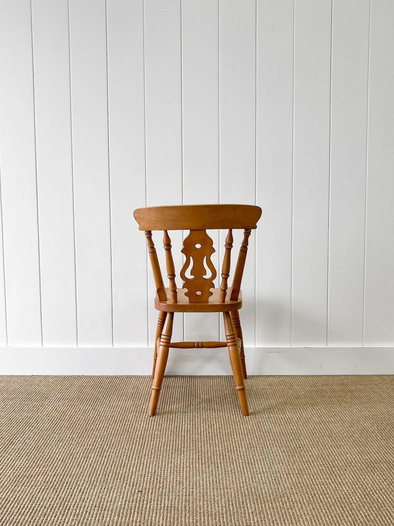 A Vintage Set of 6 Fiddleback Chairs For Sale 3