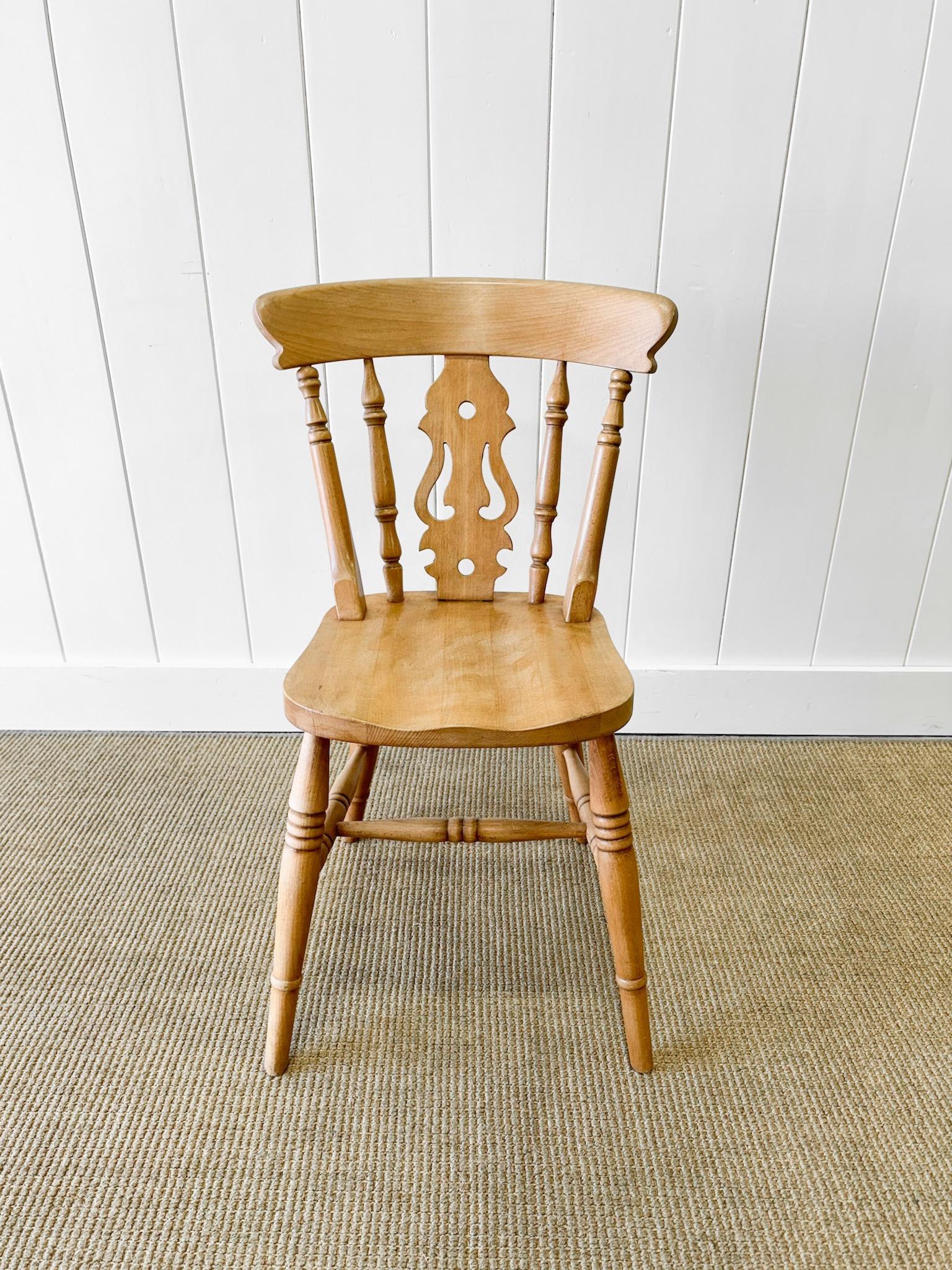 A good set of 6 vintage fiddle back side chairs. Very solidly built in the traditional way.  Handsome profiles and good and heavy. A lighter color  to this set. Perfect around a farmhouse table! Solid in joint. These are not antiques.

Condition: