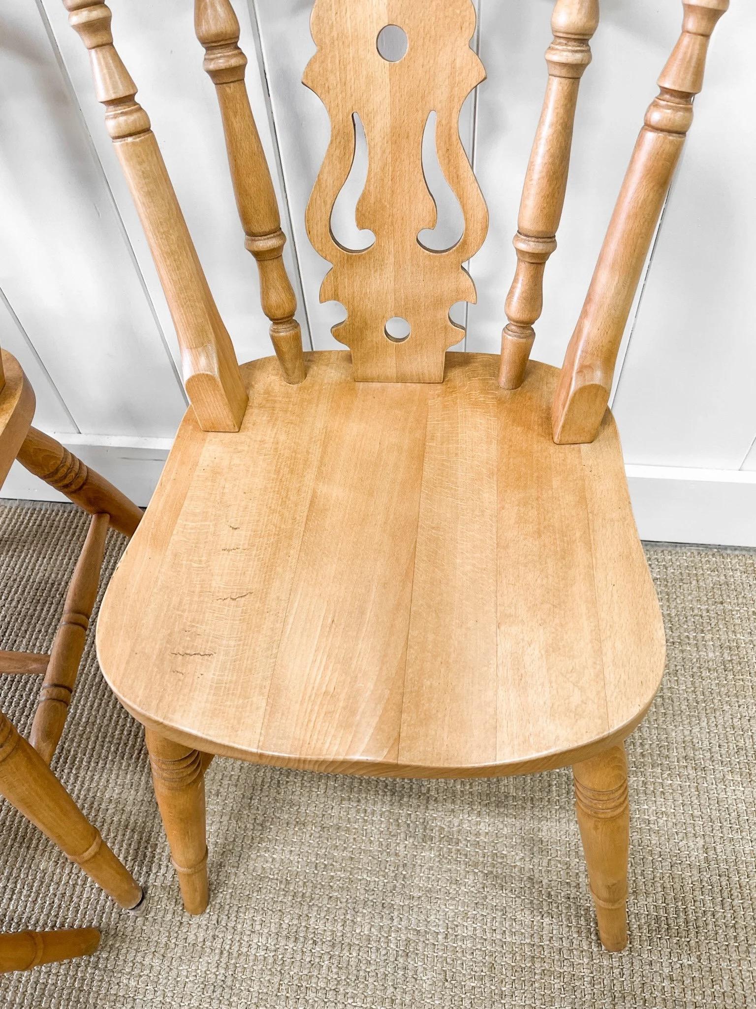 British A Vintage Set of 6 Fiddleback Chairs For Sale