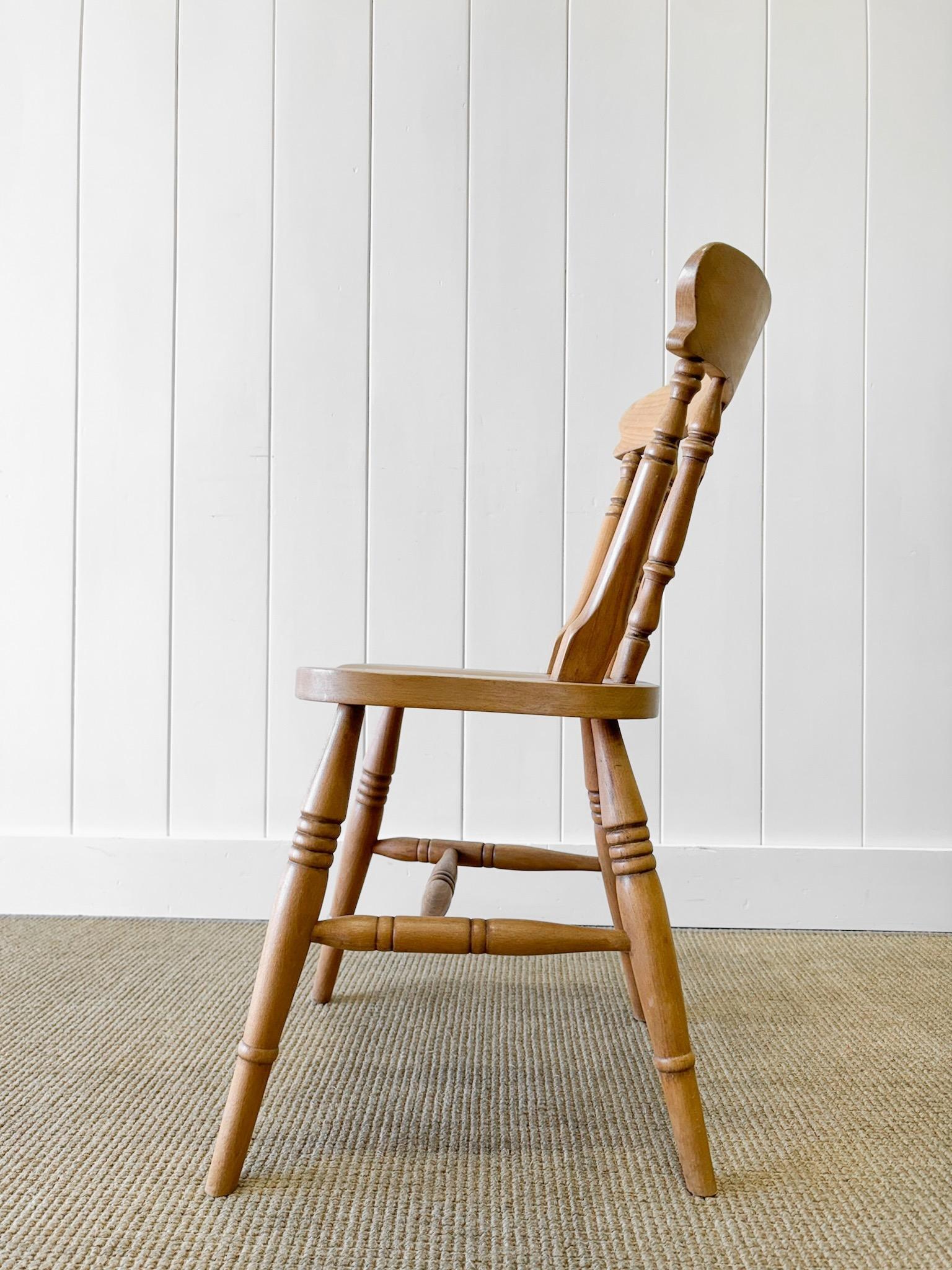 20th Century A Vintage Set of 6 Fiddleback Chairs For Sale