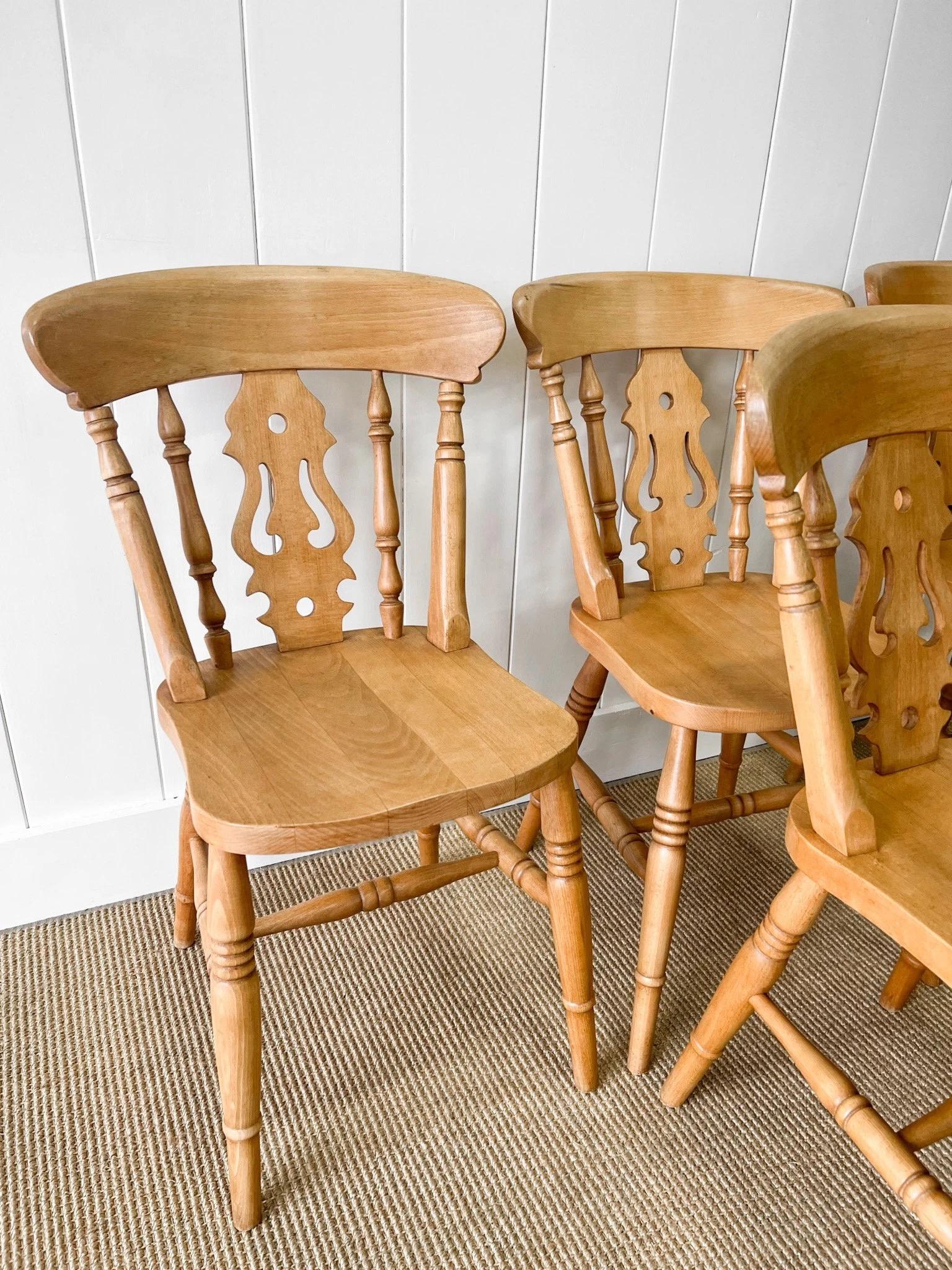 20th Century A Vintage Set of 6 Fiddleback Chairs For Sale