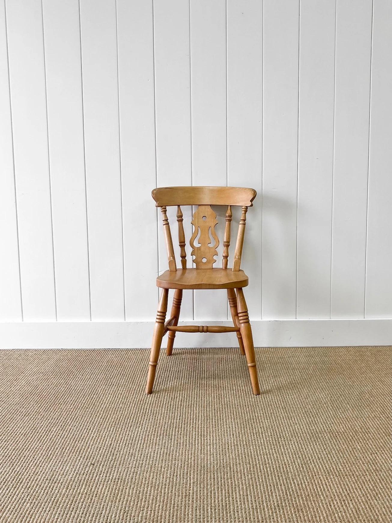 Wood A Vintage Set of 6 Fiddleback Chairs For Sale