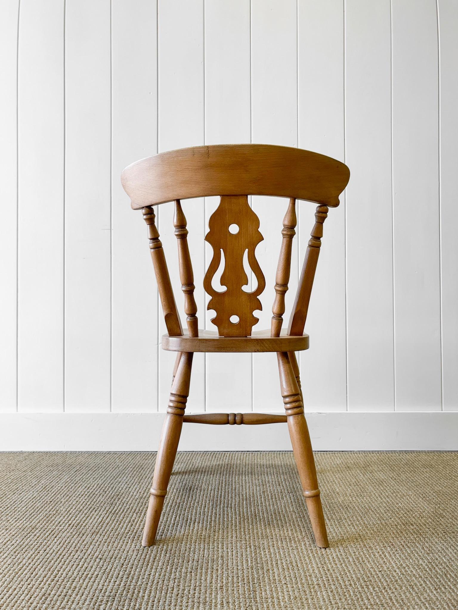 A Vintage Set of 6 Fiddleback Chairs For Sale 1
