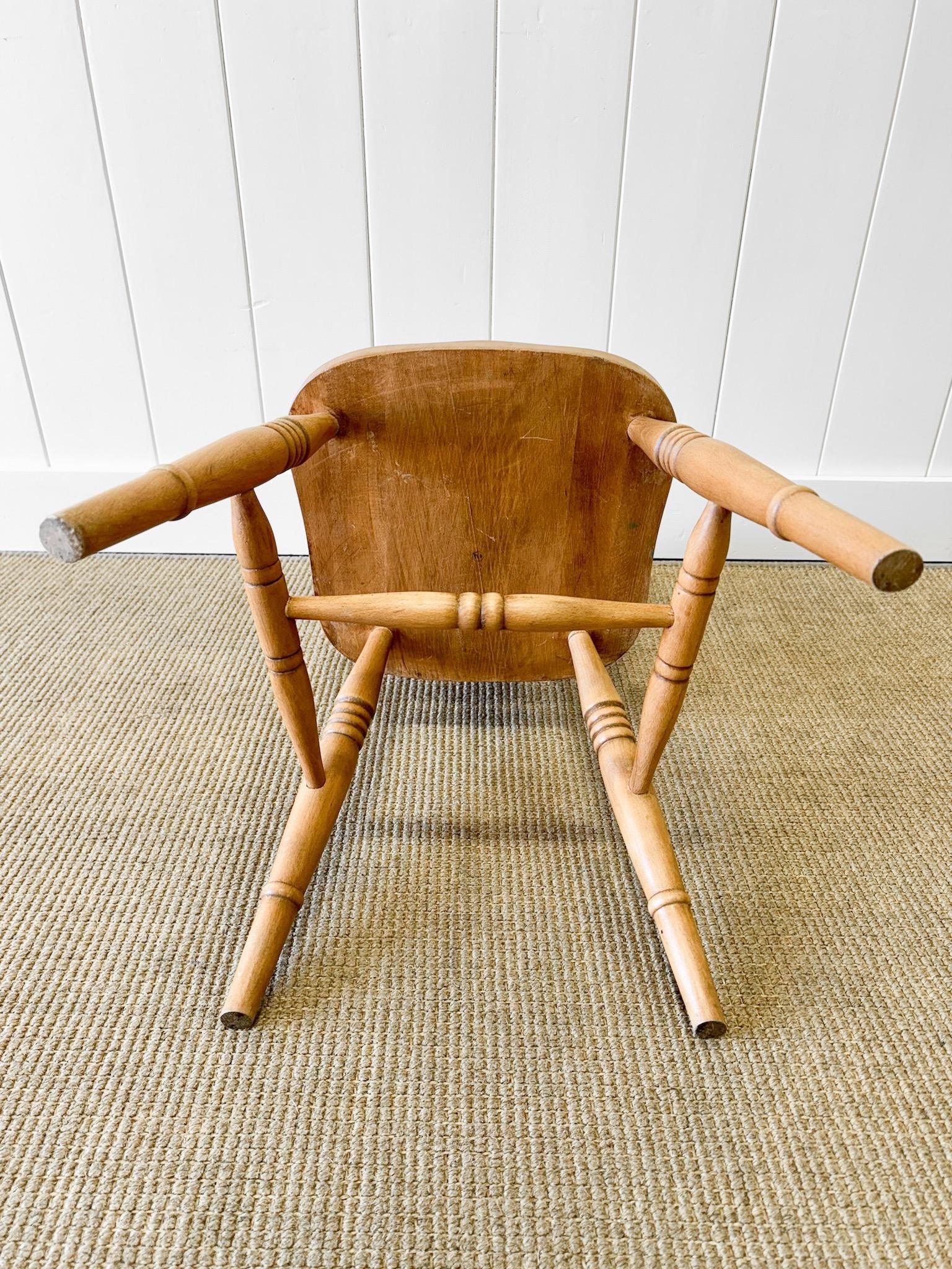 A Vintage Set of 6 Fiddleback Chairs For Sale 2