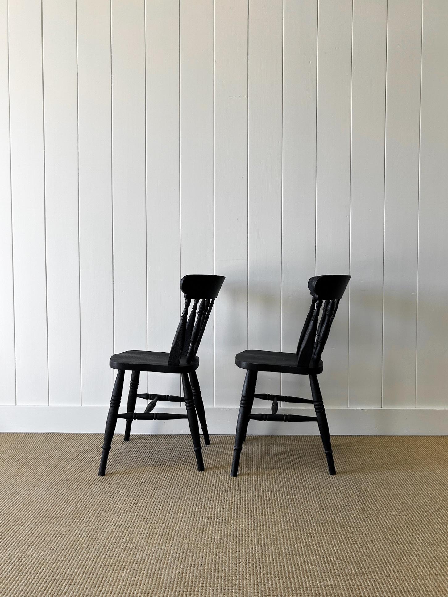 Wood A Vintage Set of 6 Fiddleback Chairs Painted Black For Sale