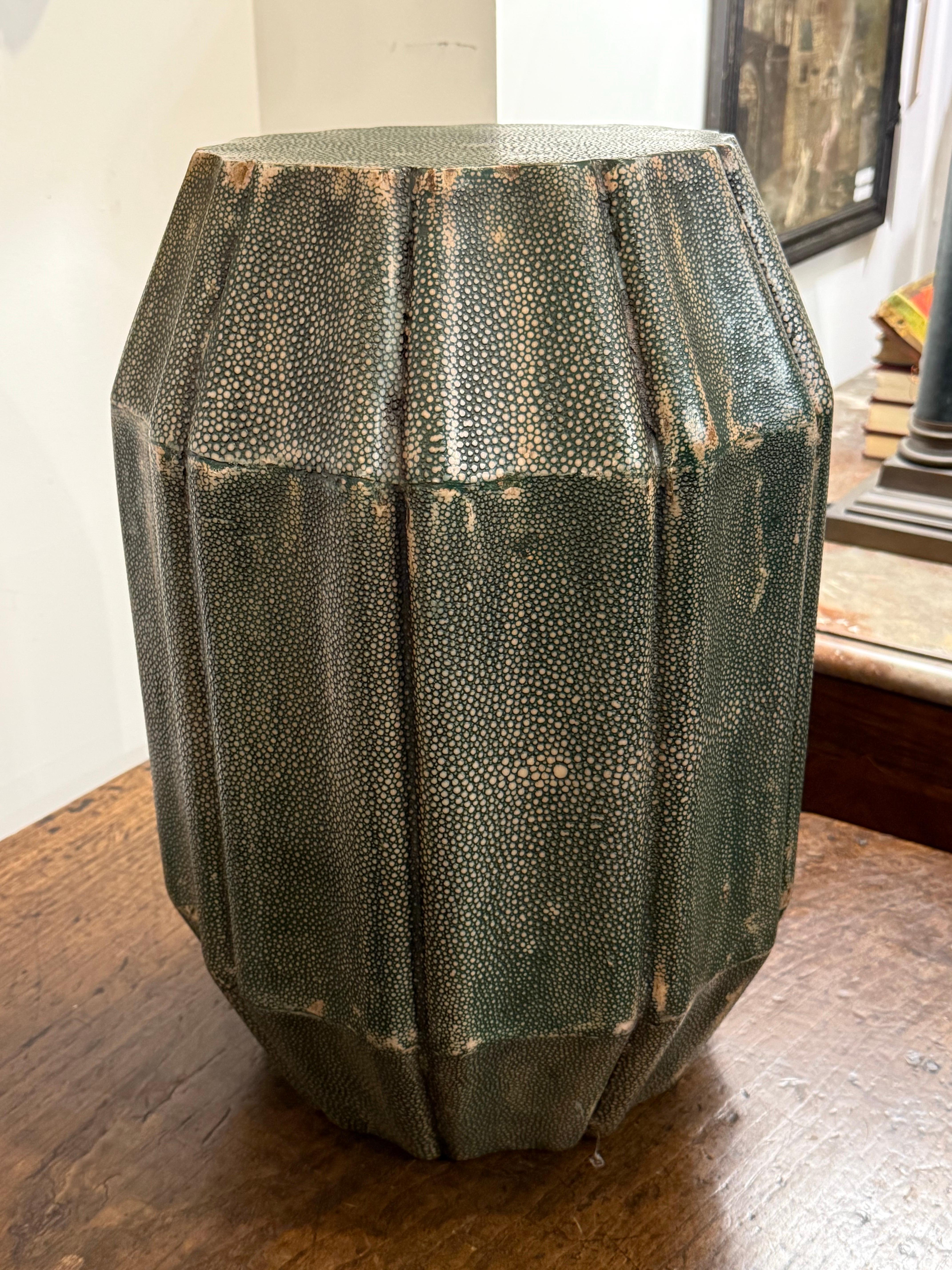 Tabouret vintage en galuchat, 20e siècle en vente 5