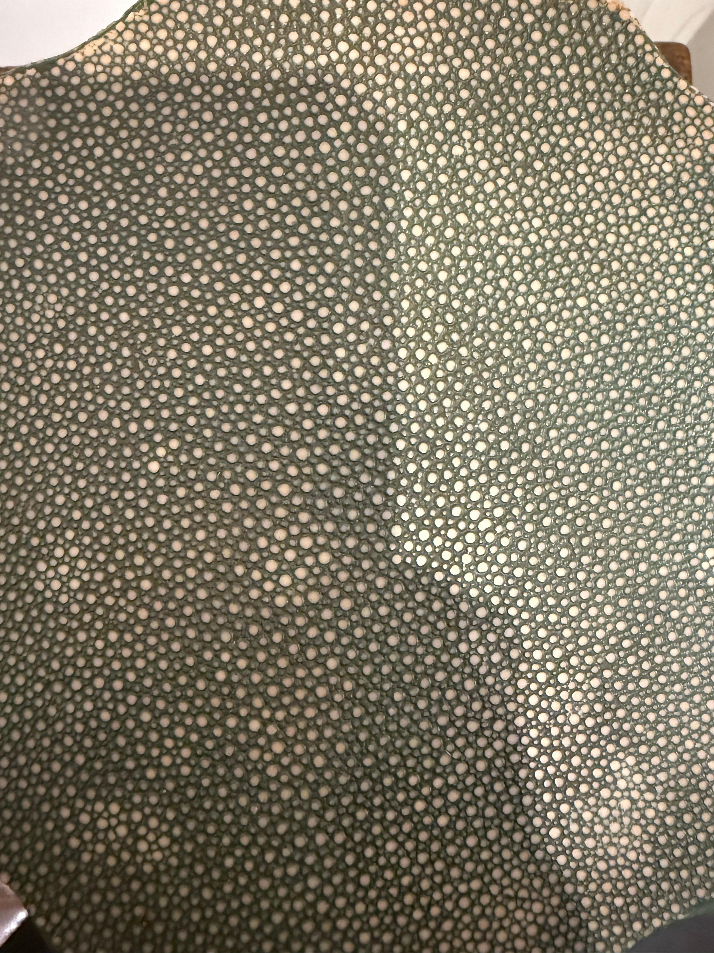 20ième siècle Tabouret vintage en galuchat, 20e siècle en vente