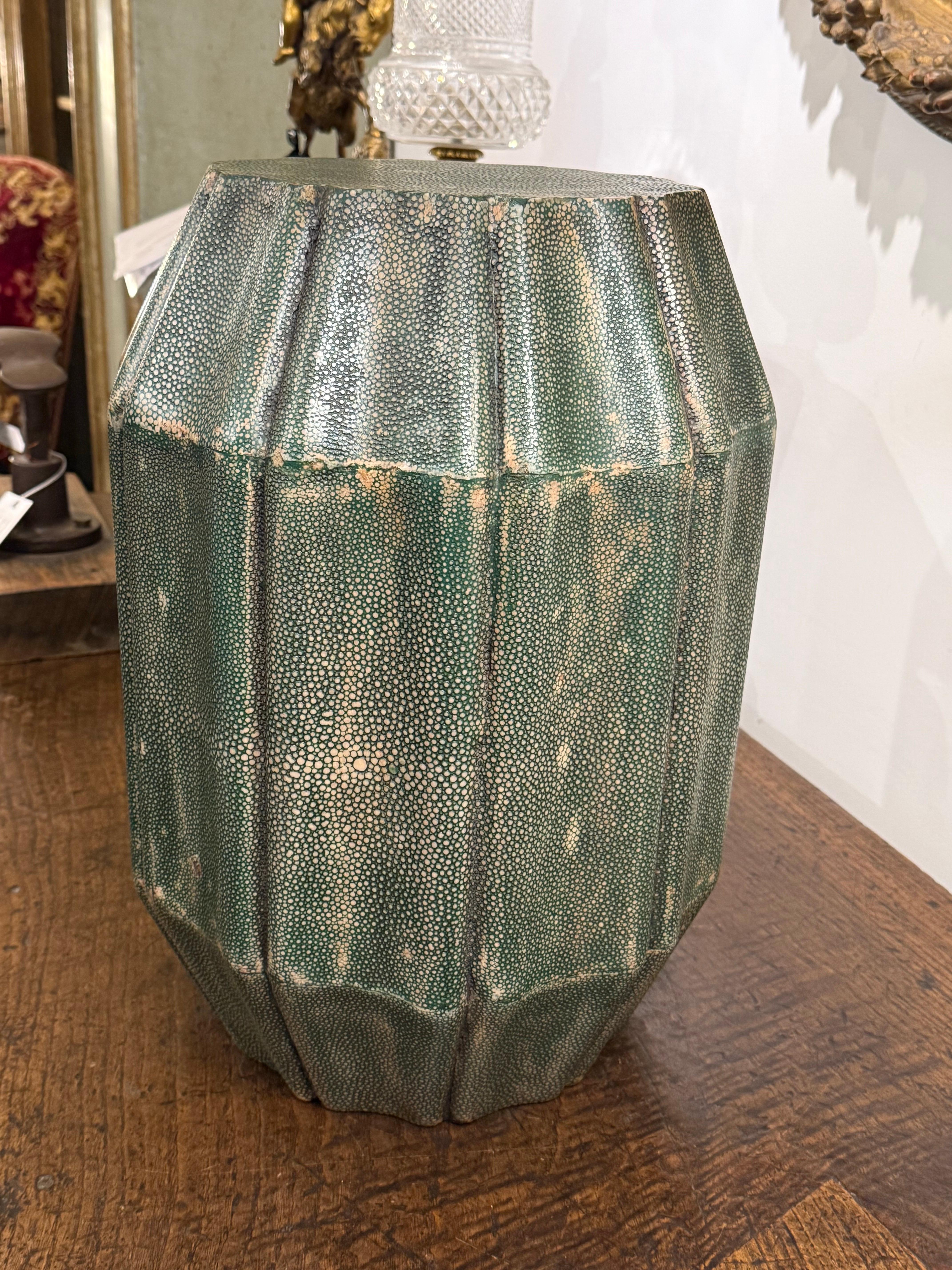 Tabouret vintage en galuchat, 20e siècle en vente 3